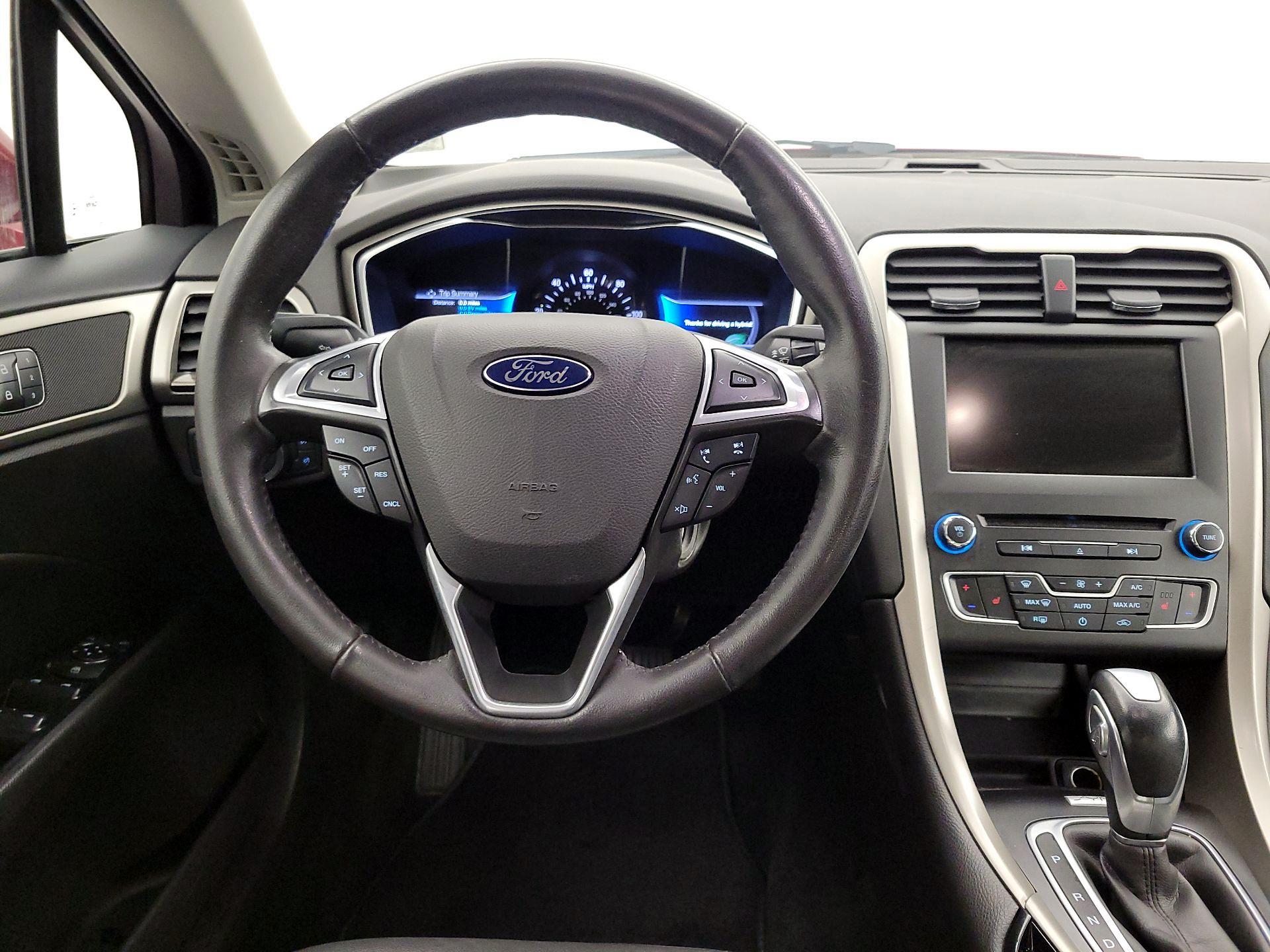 Thumbnail: 2016 Ford Fusion - 10