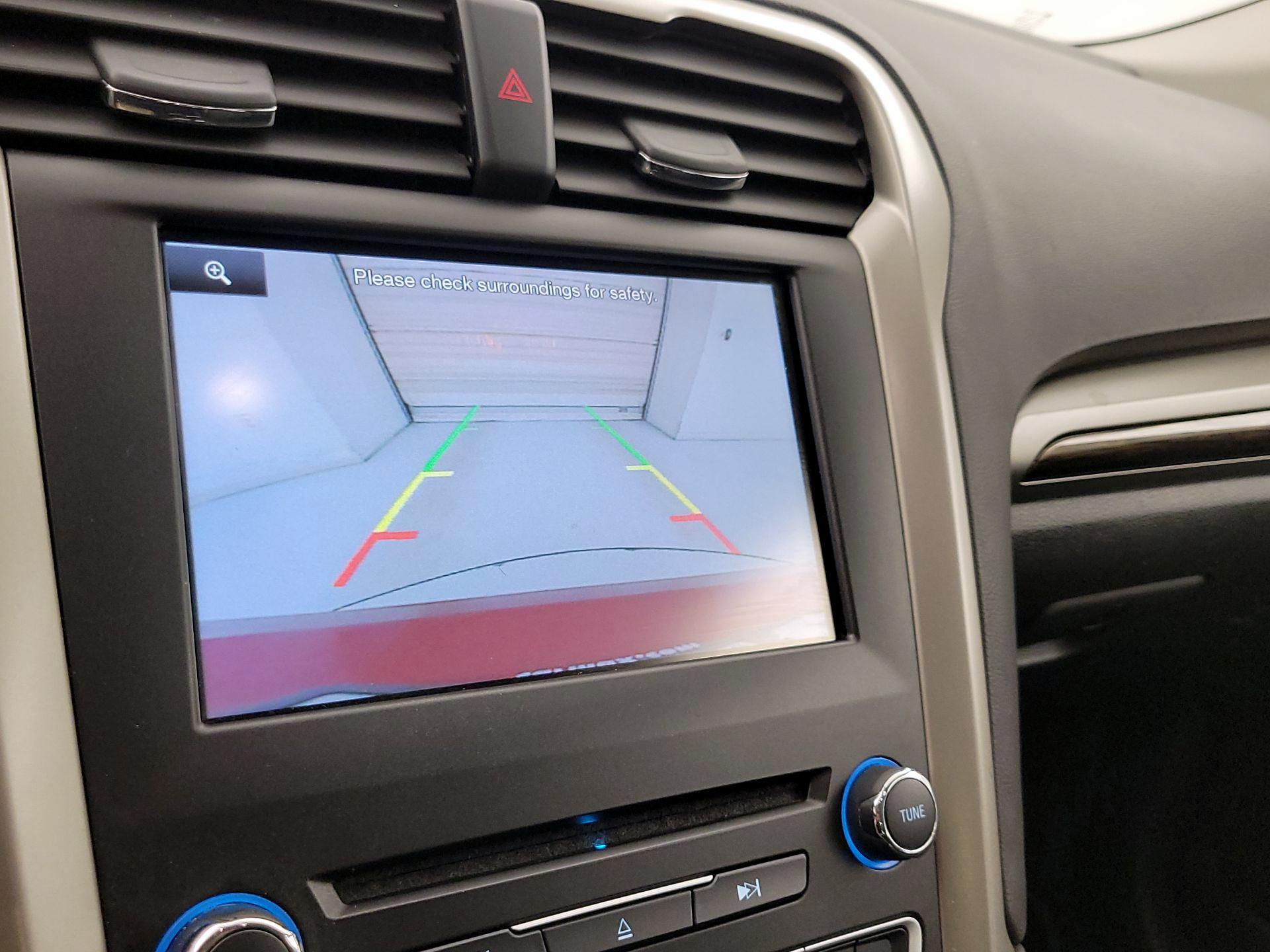 Thumbnail: 2016 Ford Fusion - 14