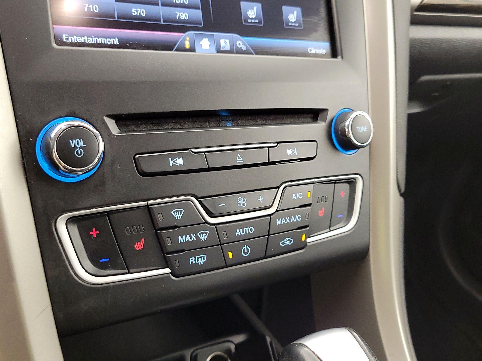 Thumbnail: 2016 Ford Fusion - 16