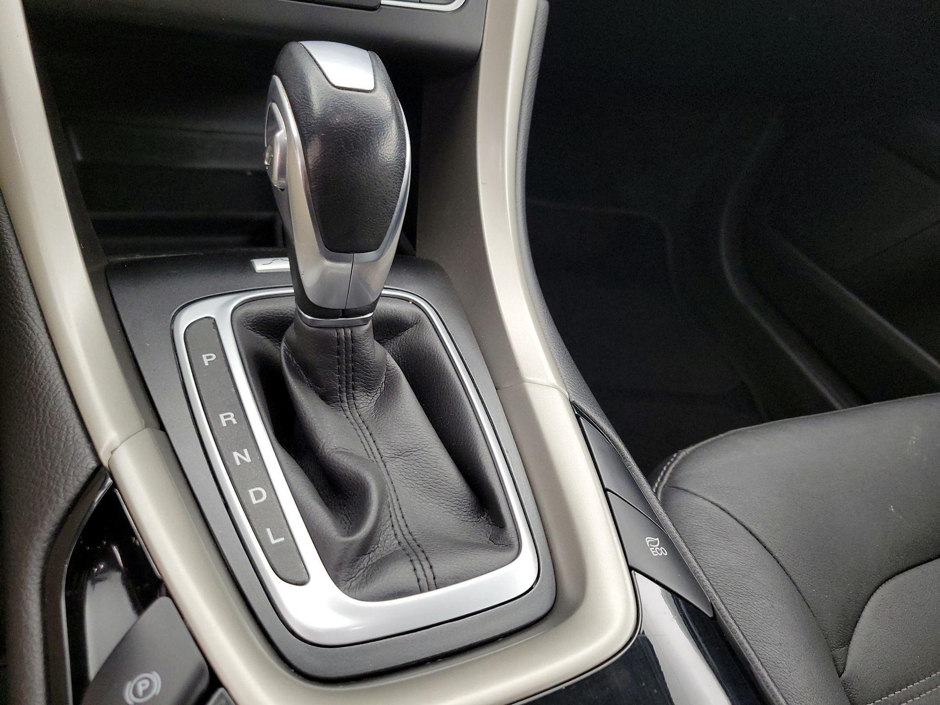 Thumbnail: 2016 Ford Fusion - 18