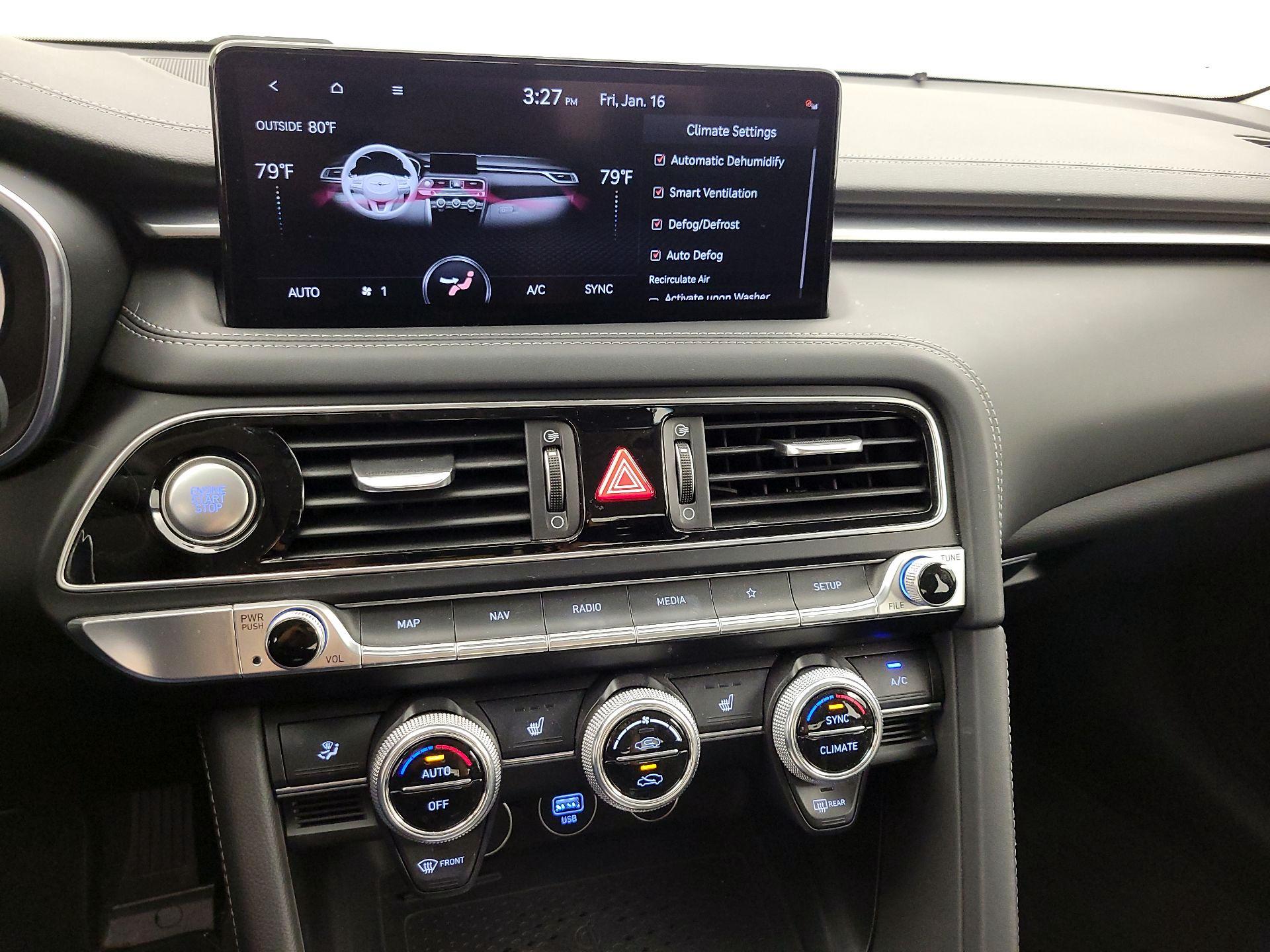 Thumbnail: 2022 Genesis G70 - 17