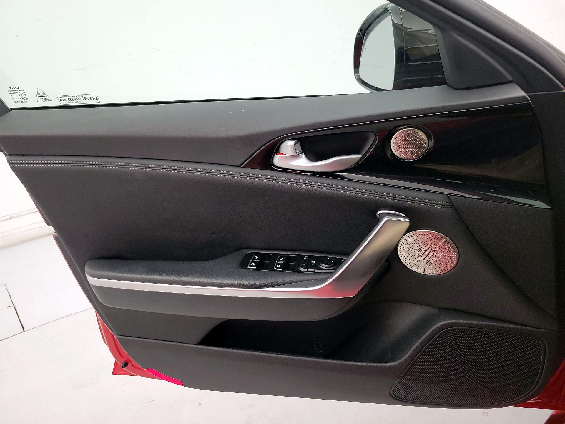 Thumbnail: 2022 Kia Stinger - 12