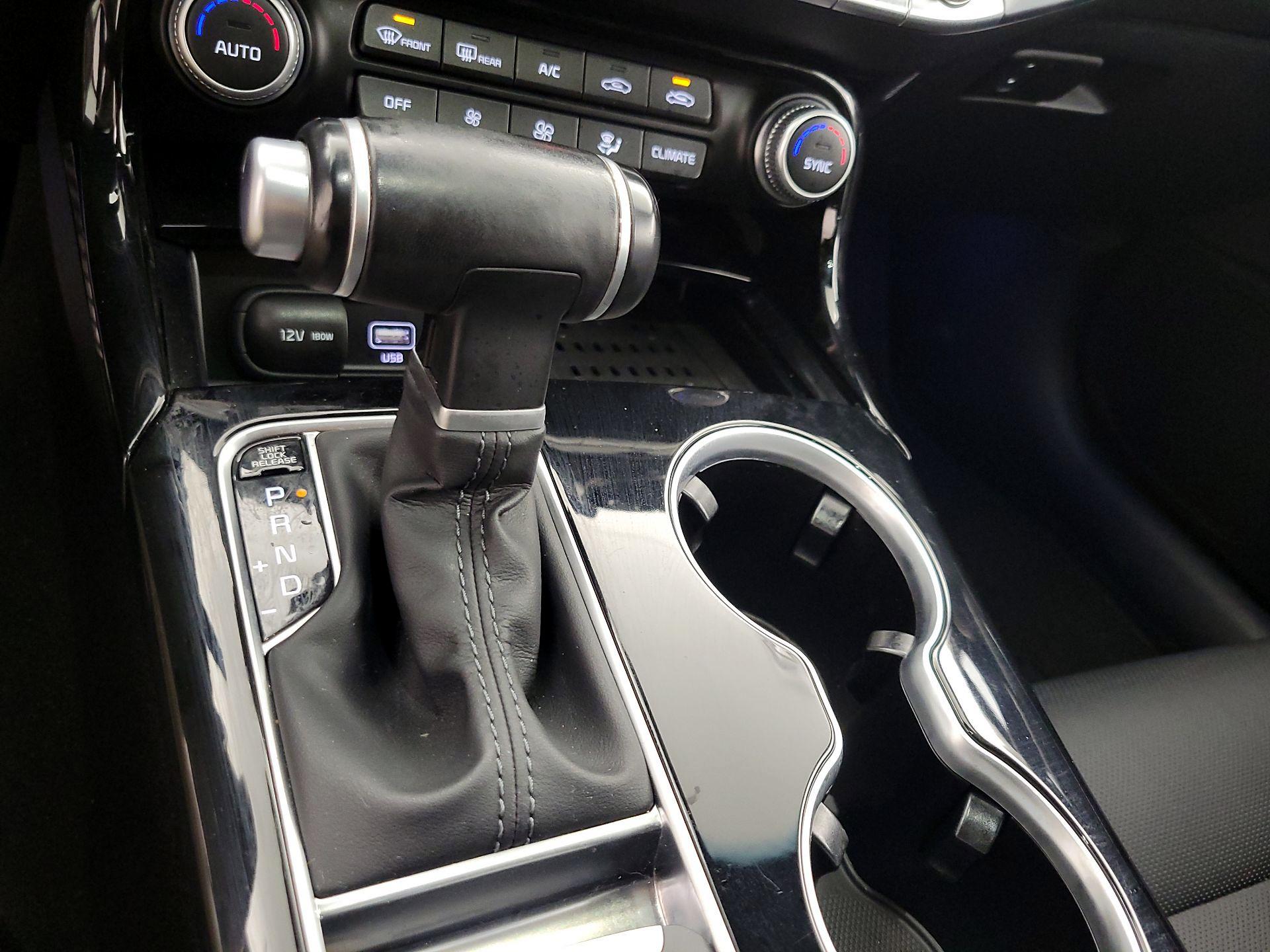 Thumbnail: 2022 Kia Stinger - 17