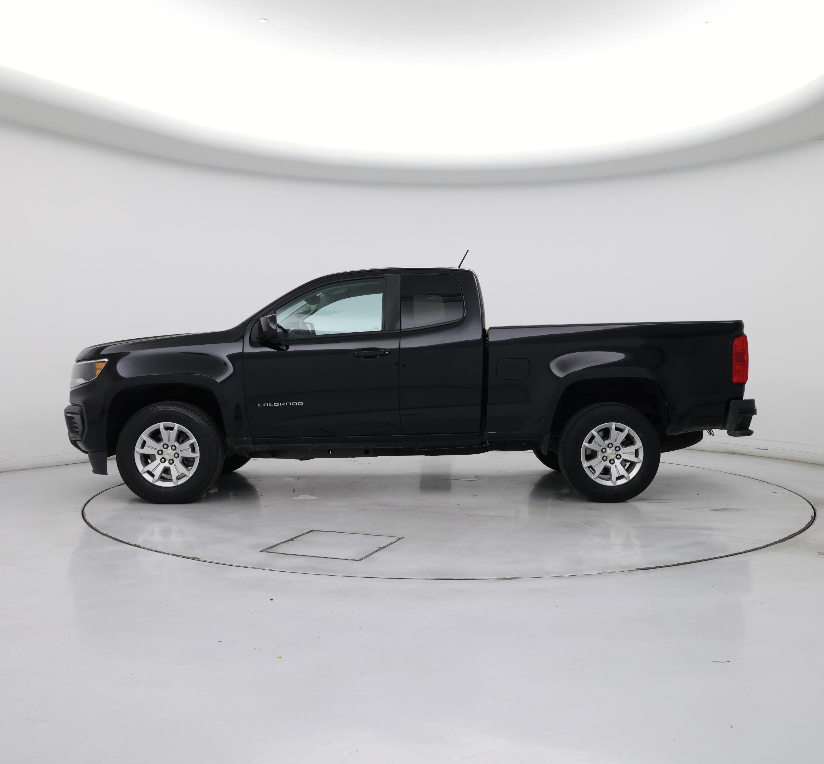 Thumbnail: 2022 Chevrolet Colorado - 3