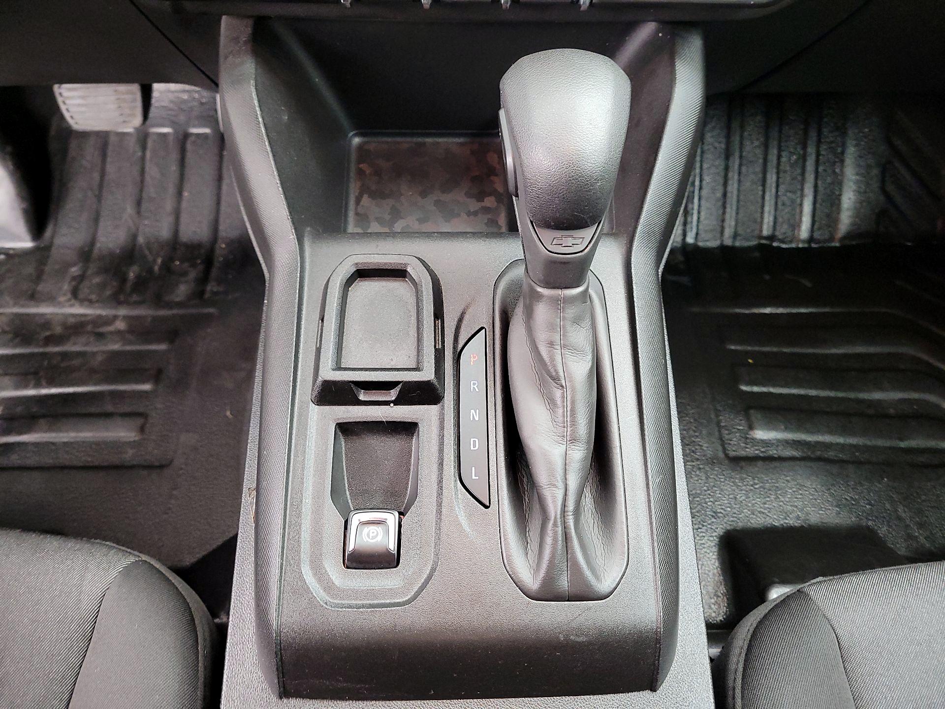 Thumbnail: 2023 Chevrolet Colorado - 17