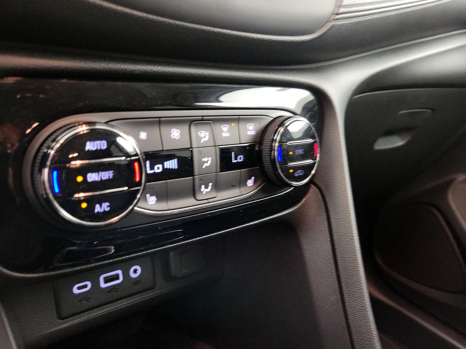 Thumbnail: 2020 Buick Encore GX - 16