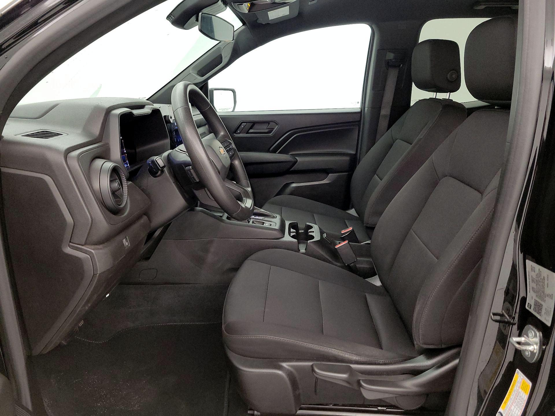 Thumbnail: 2023 Chevrolet Colorado - 11