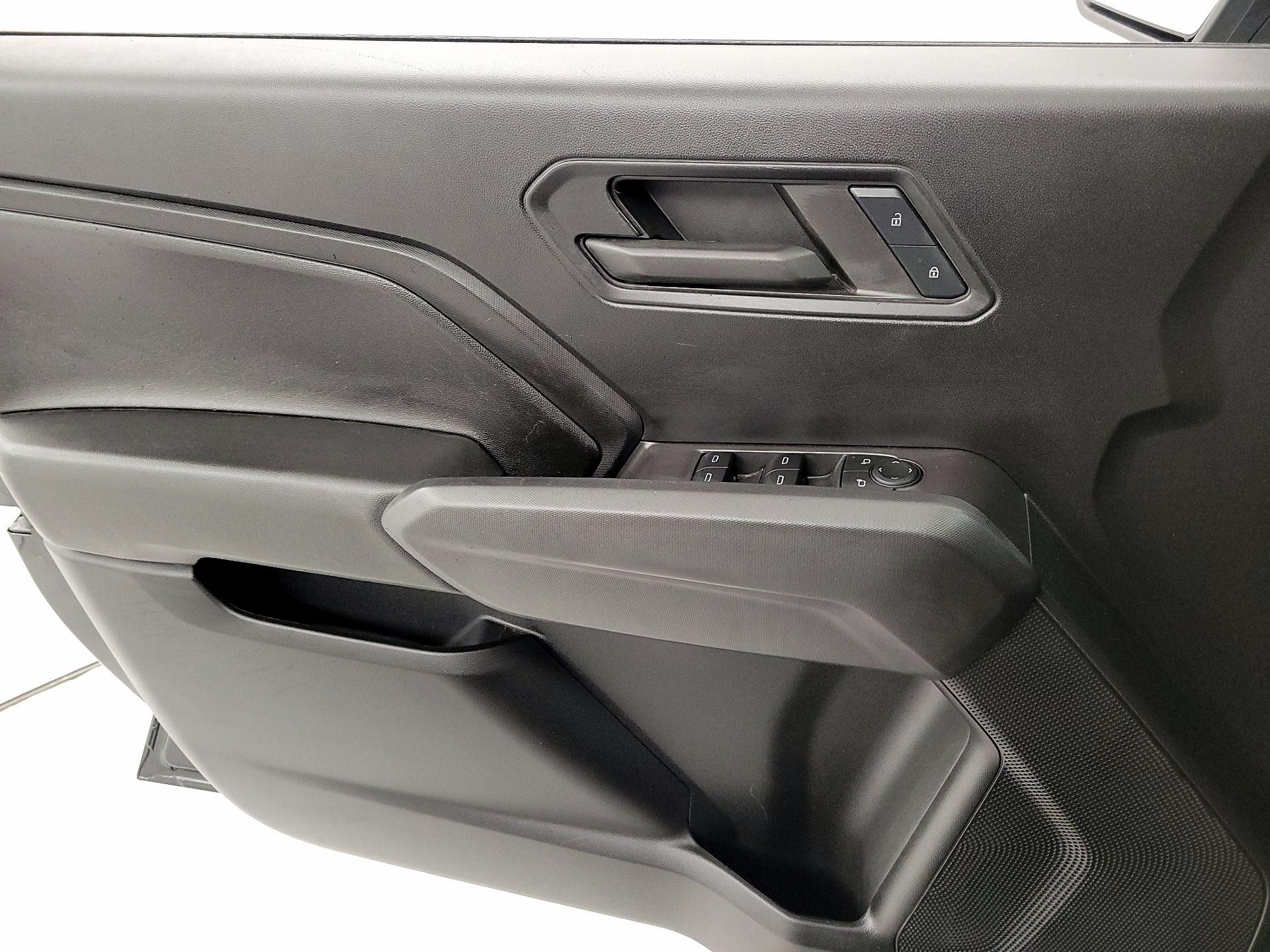 Thumbnail: 2023 Chevrolet Colorado - 12