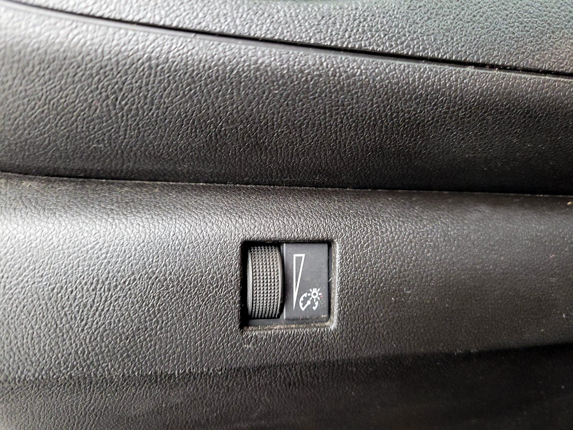 Thumbnail: 2023 Chevrolet Colorado - 13