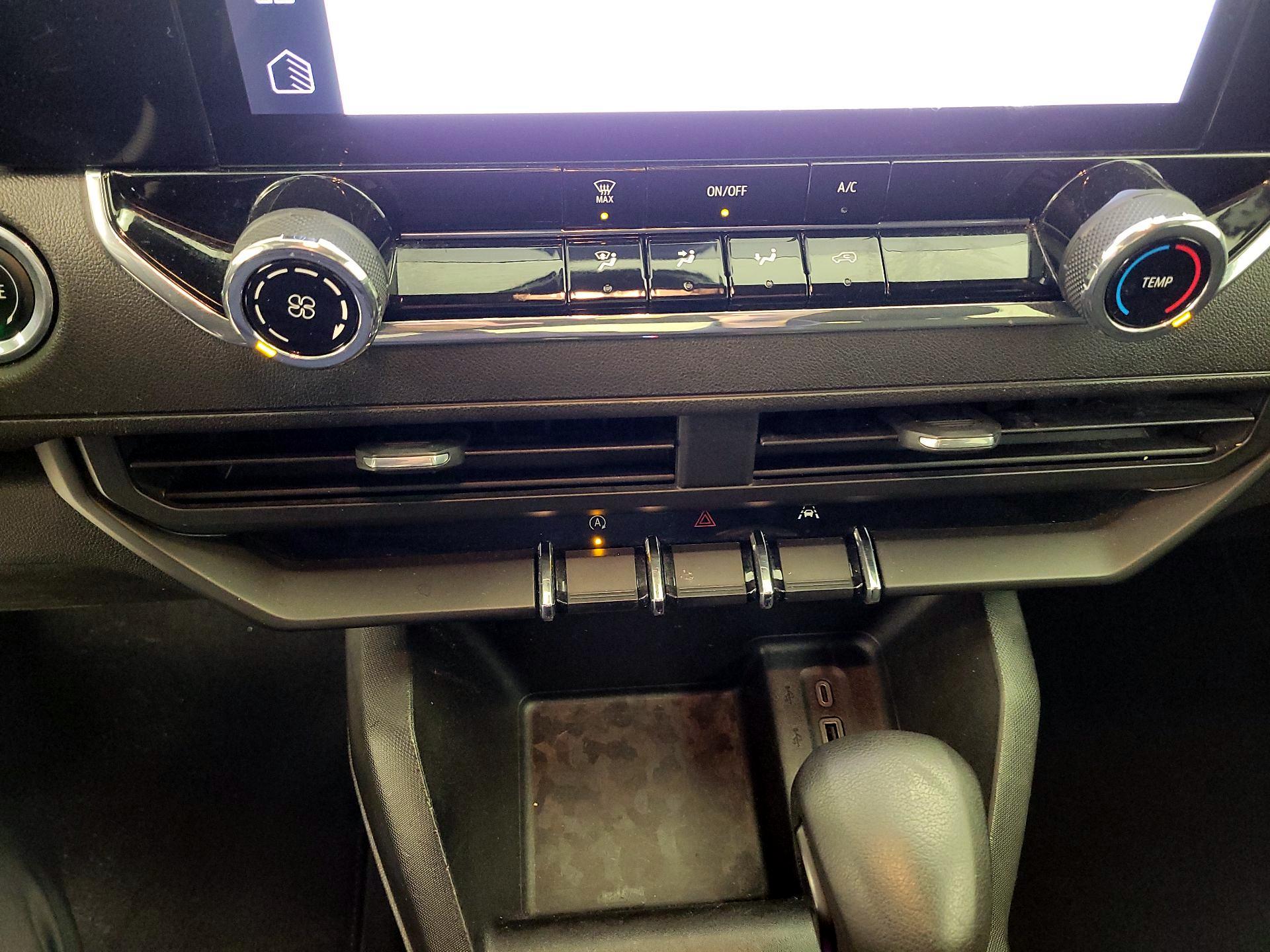 Thumbnail: 2023 Chevrolet Colorado - 17