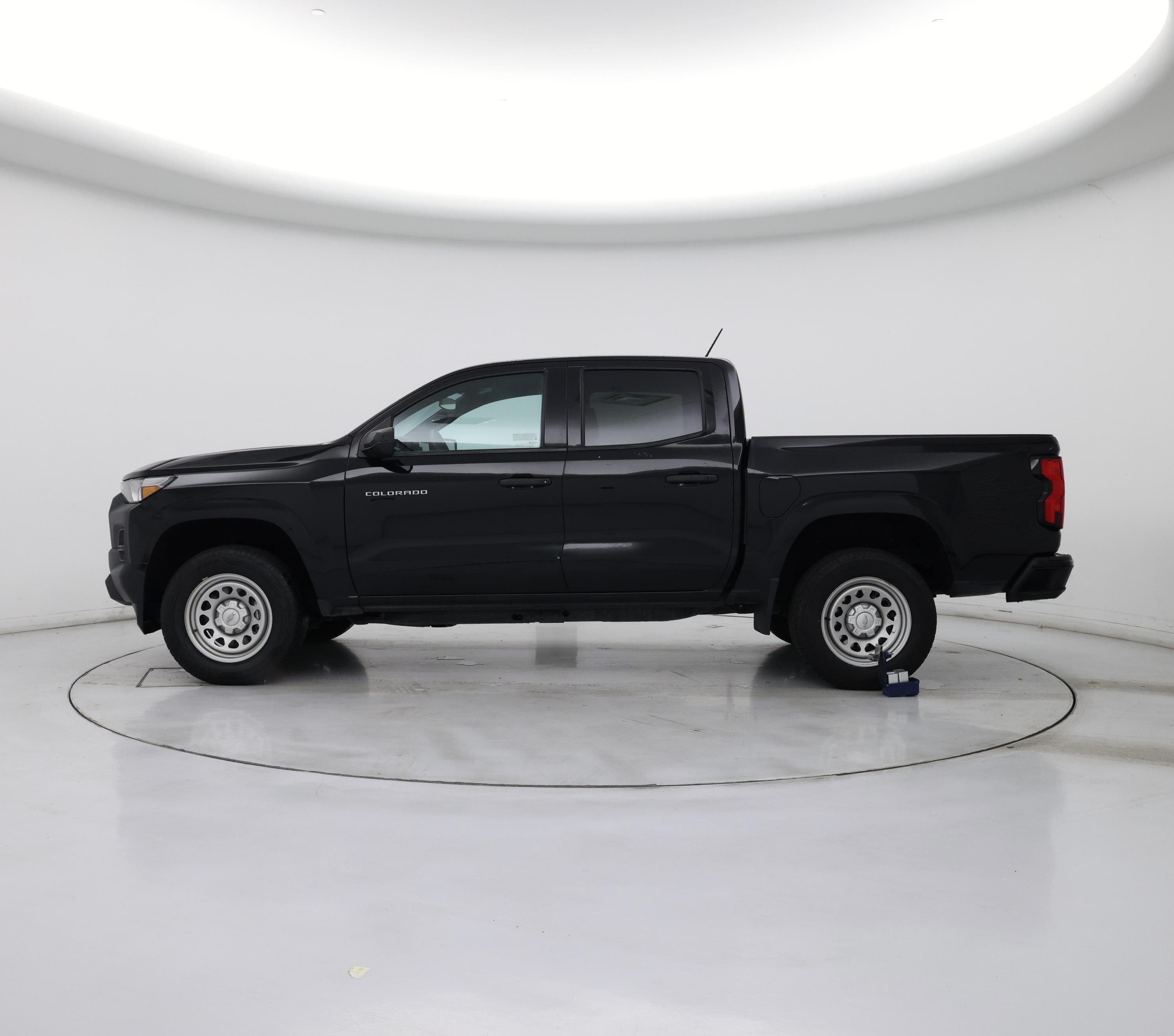 Thumbnail: 2023 Chevrolet Colorado - 3