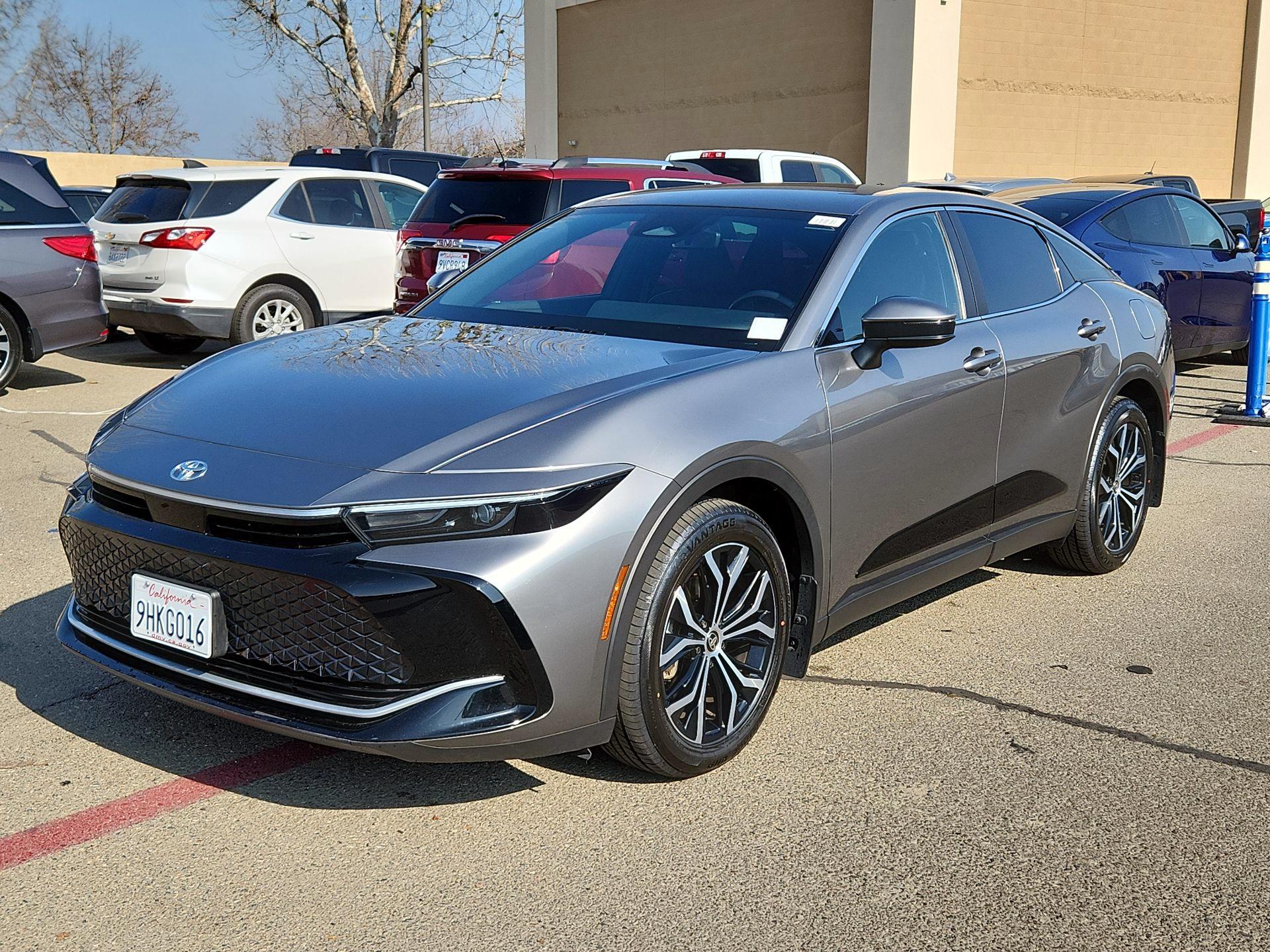 Thumbnail: 2023 Toyota Crown - 3