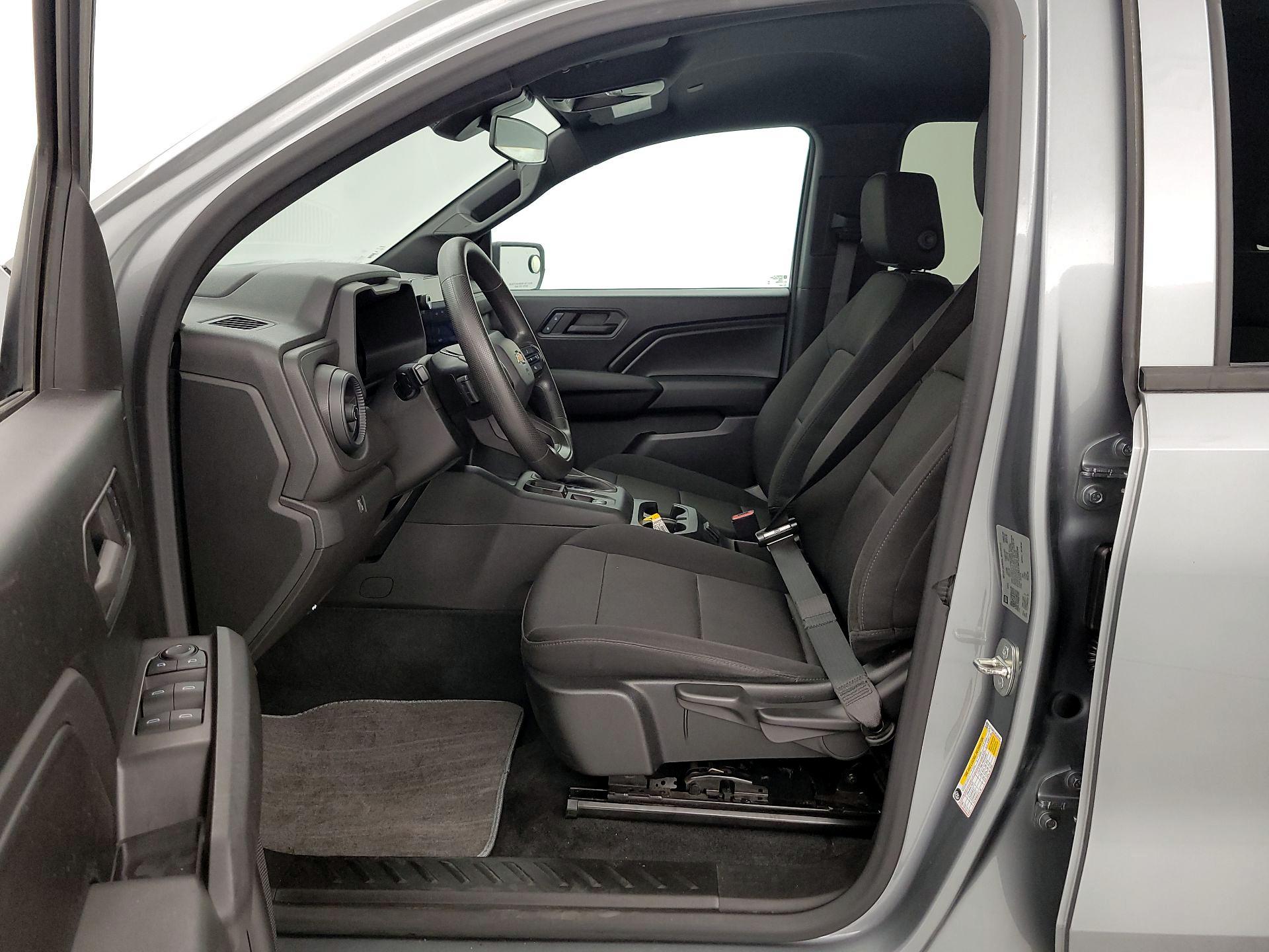 Thumbnail: 2023 Chevrolet Colorado - 11