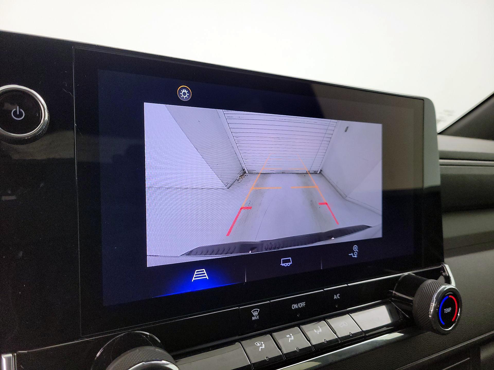 Thumbnail: 2023 Chevrolet Colorado - 13