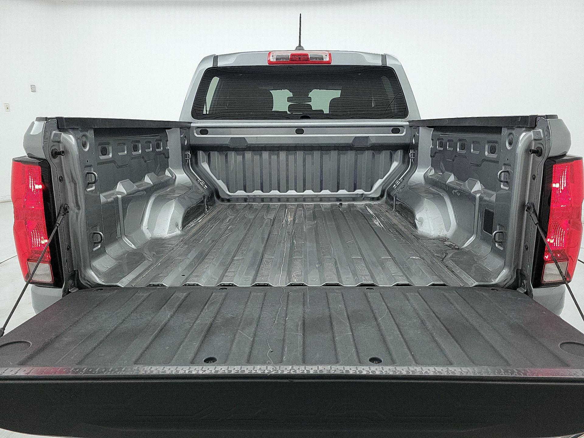 Thumbnail: 2023 Chevrolet Colorado - 18