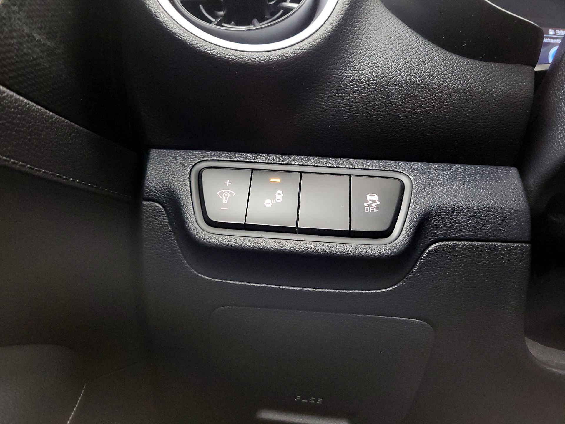 Thumbnail: 2022 Kia Forte - 13