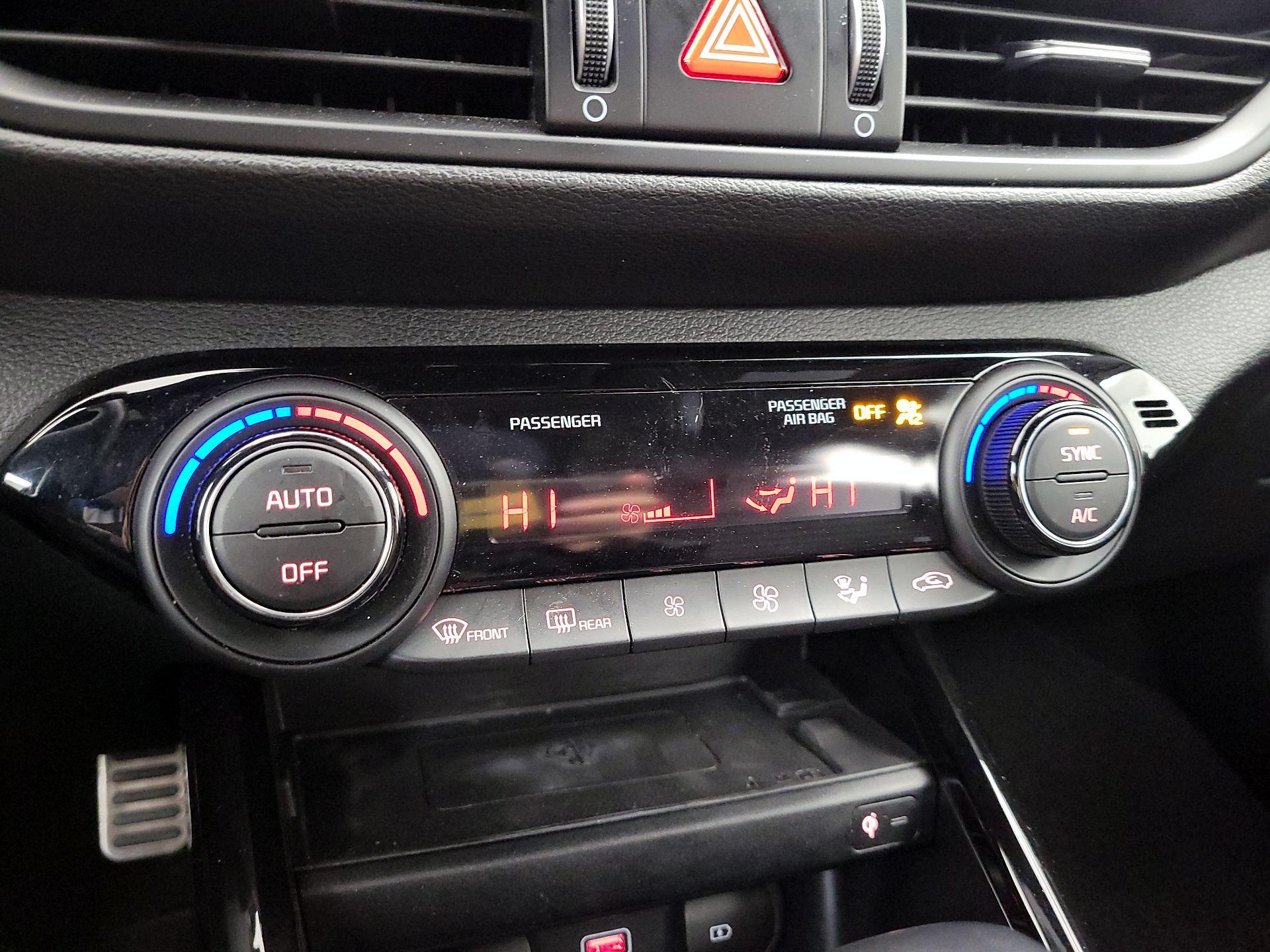 Thumbnail: 2022 Kia Forte - 17