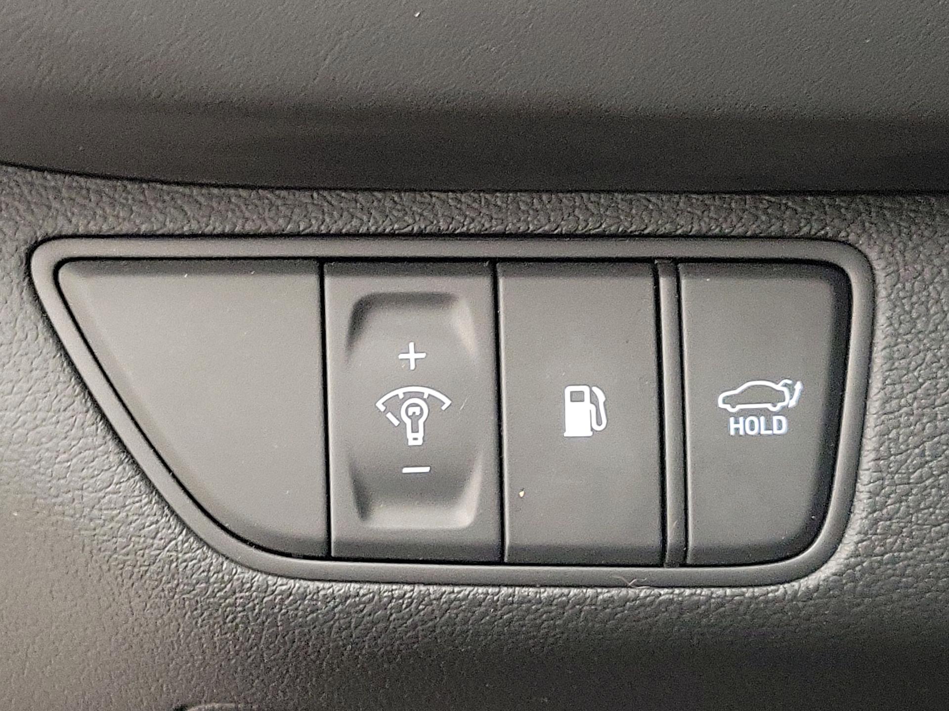 Thumbnail: 2023 Genesis G70 - 13