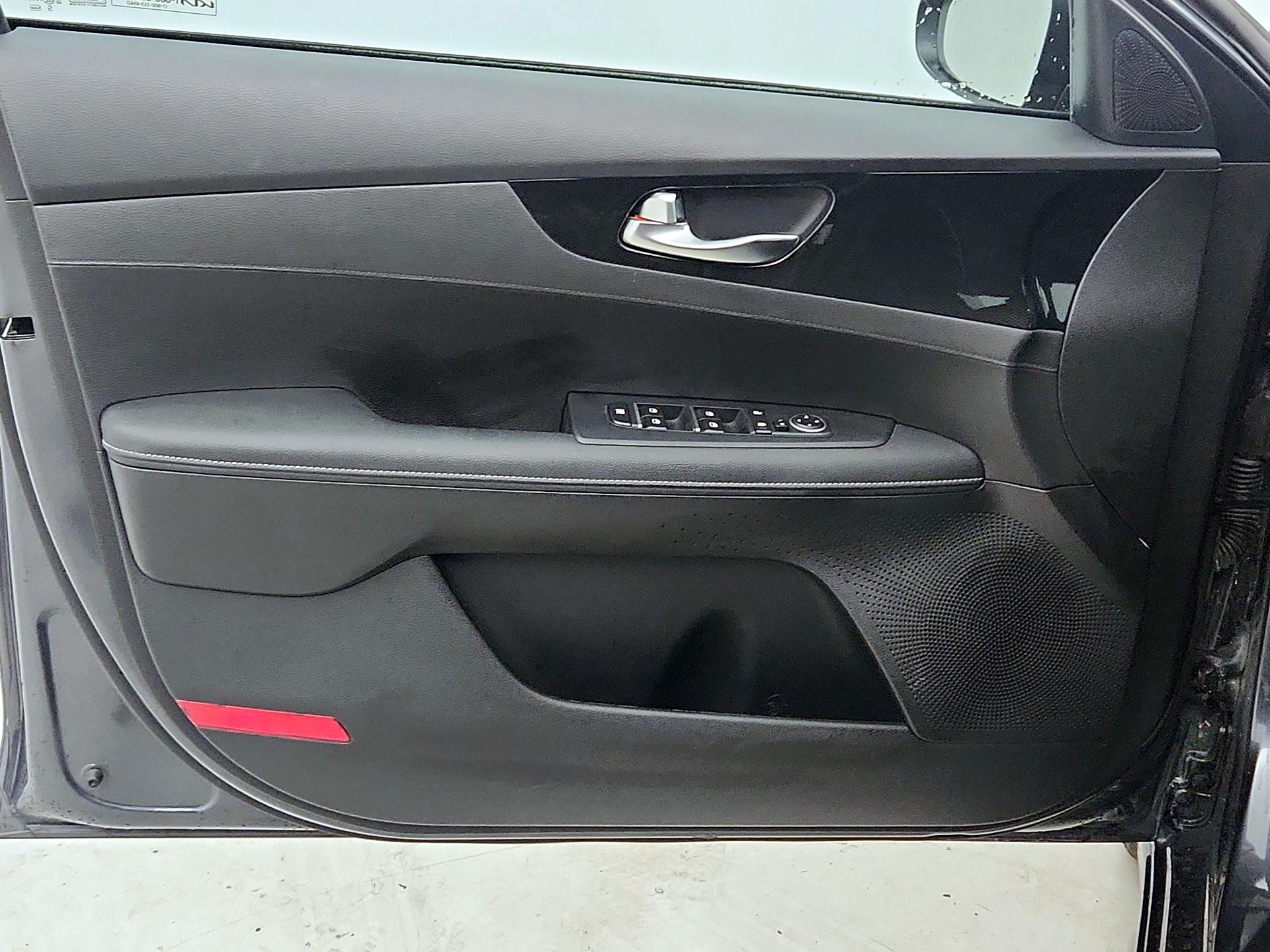 Thumbnail: 2023 Kia Forte - 12