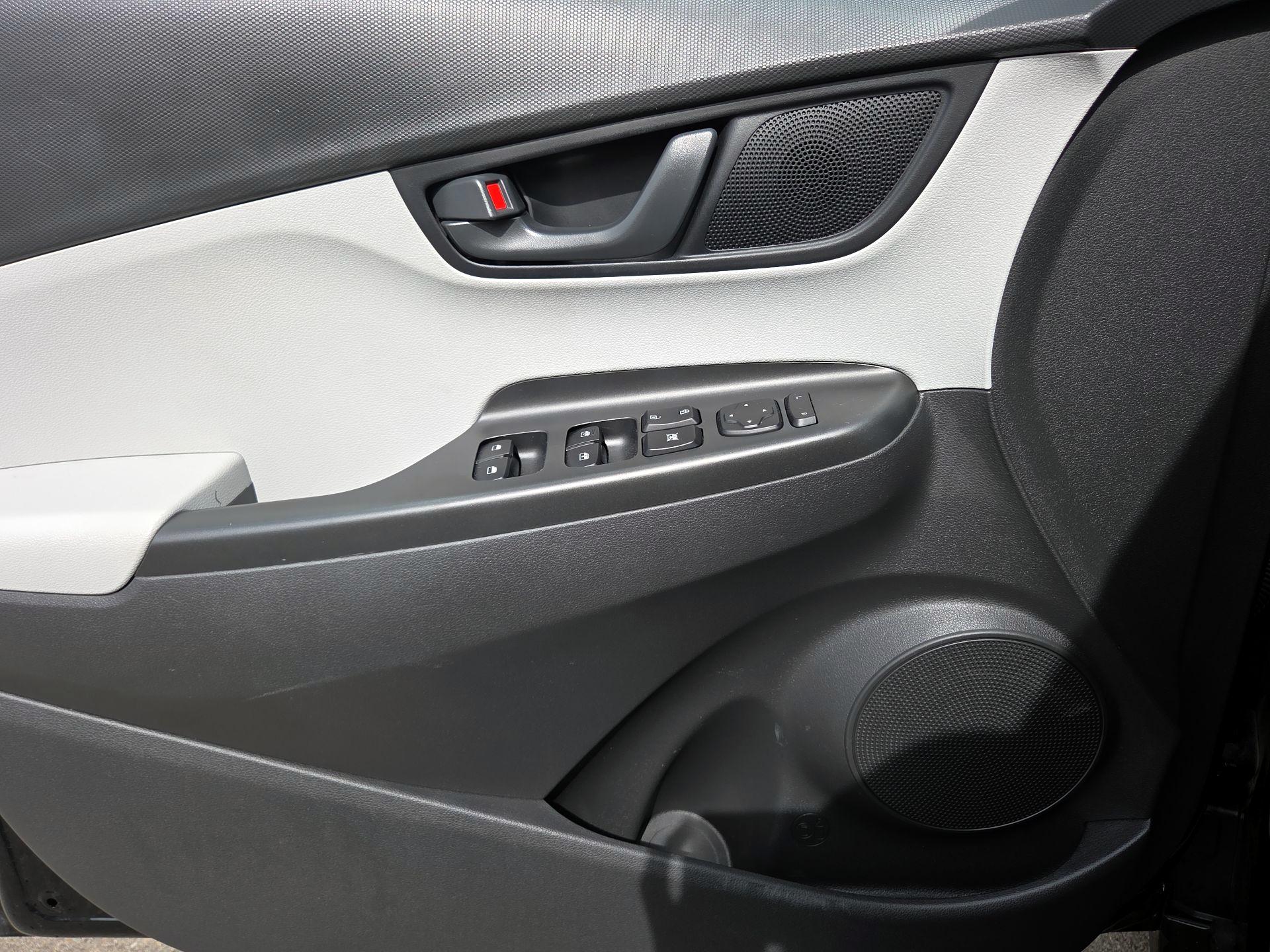 Thumbnail: 2023 Hyundai Kona - 10