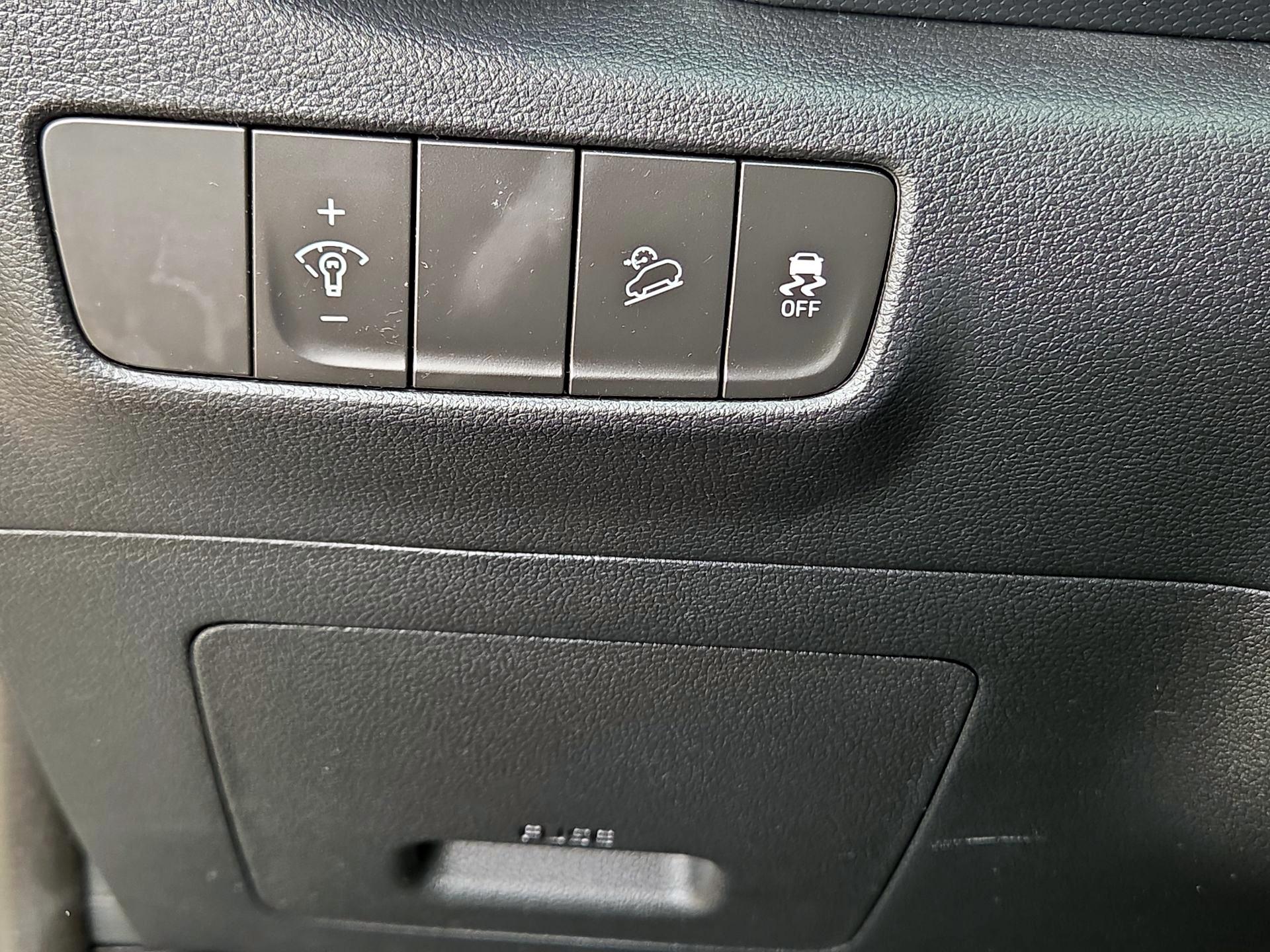 Thumbnail: 2023 Hyundai Kona - 11