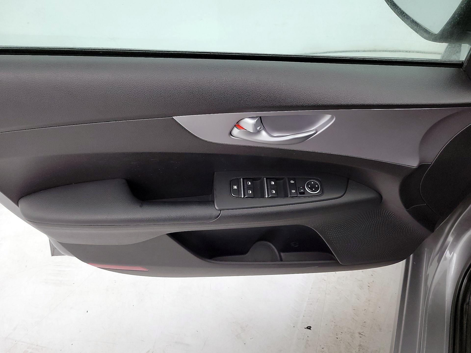 Thumbnail: 2023 Kia Forte - 12