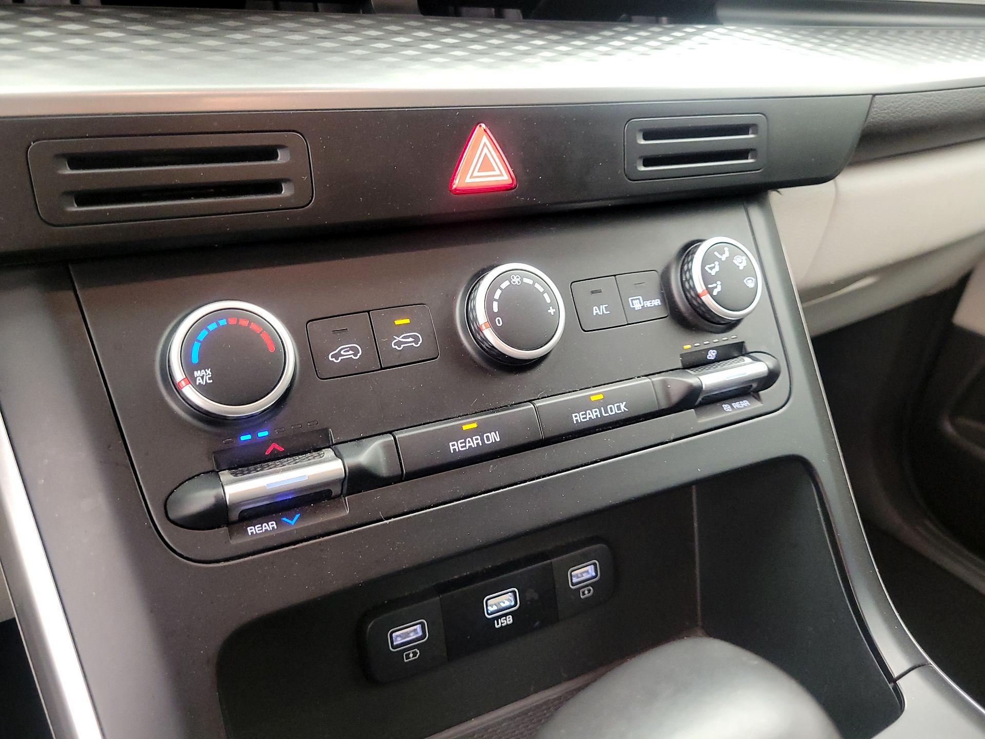 Thumbnail: 2024 Kia Carnival - 16