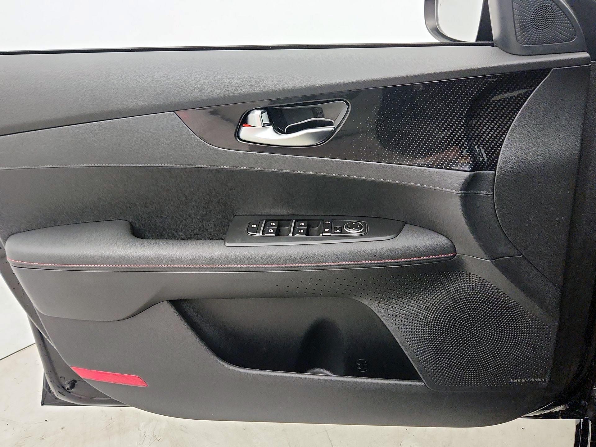 Thumbnail: 2023 Kia Forte - 12