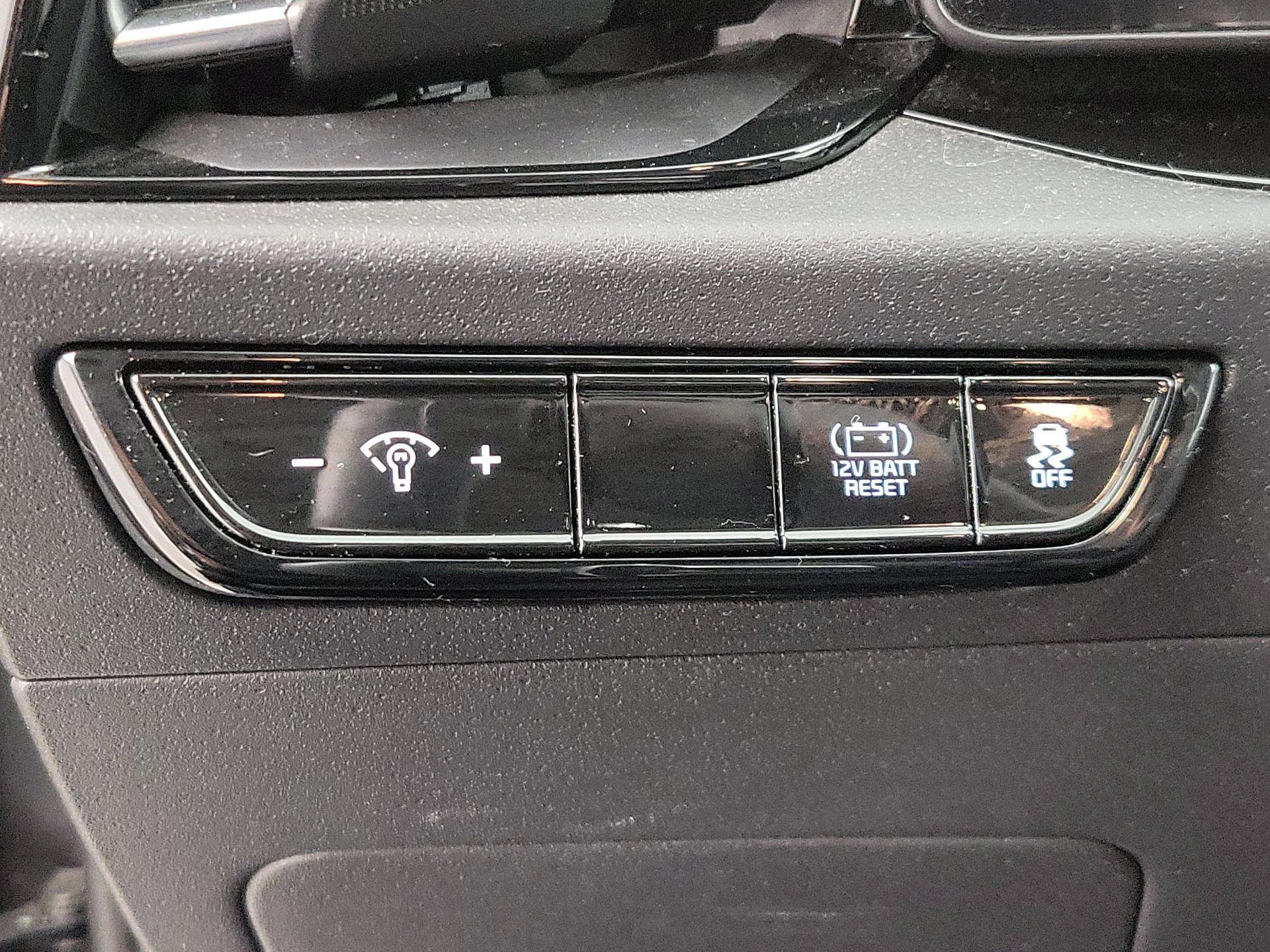 Thumbnail: 2023 Kia Niro - 13