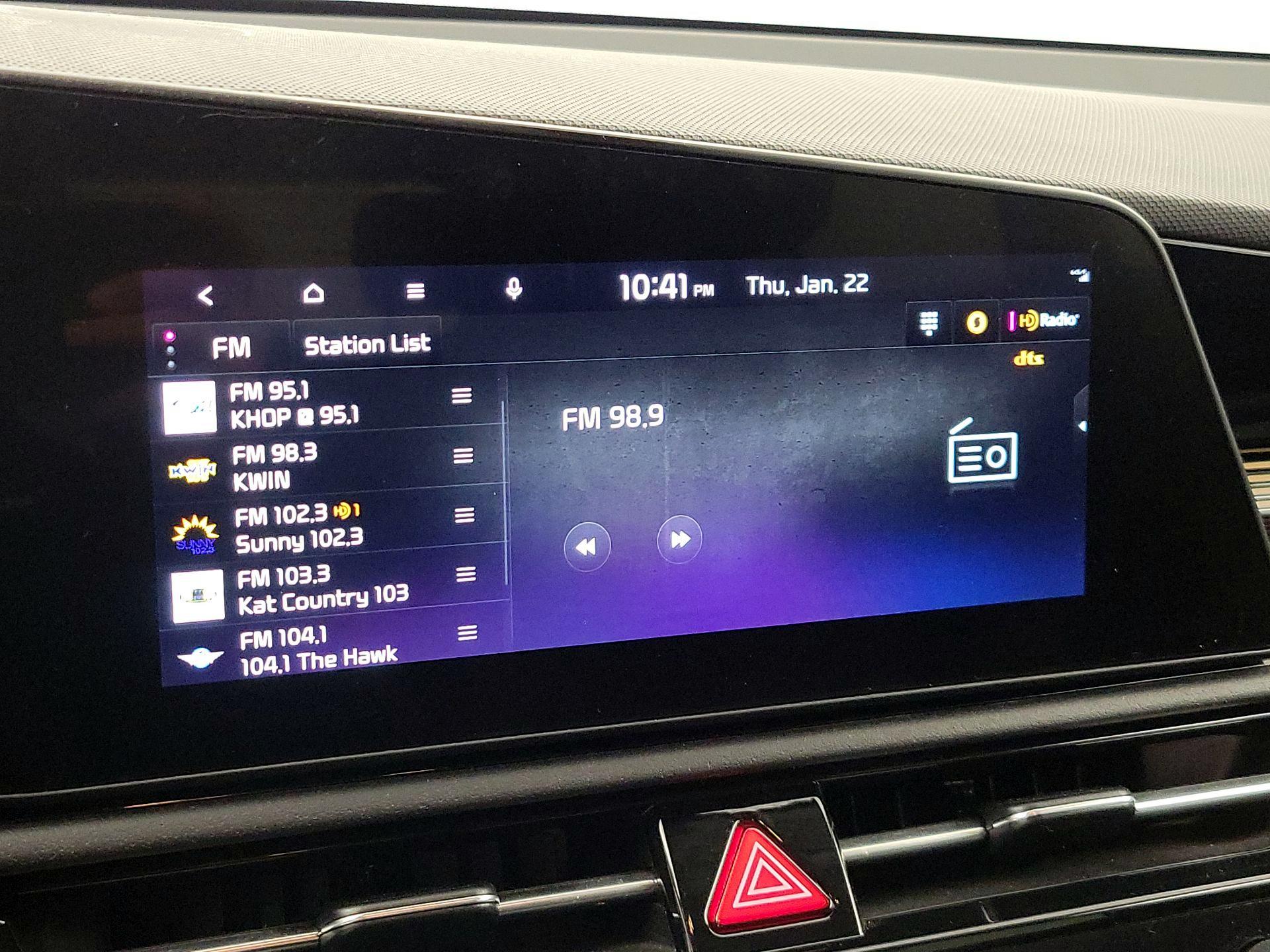 Thumbnail: 2023 Kia Niro - 16