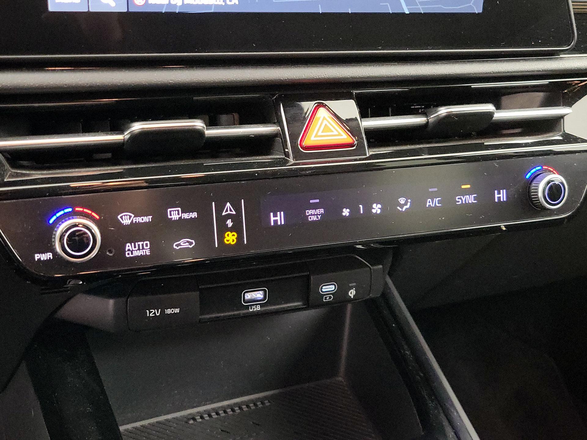 Thumbnail: 2023 Kia Niro - 17