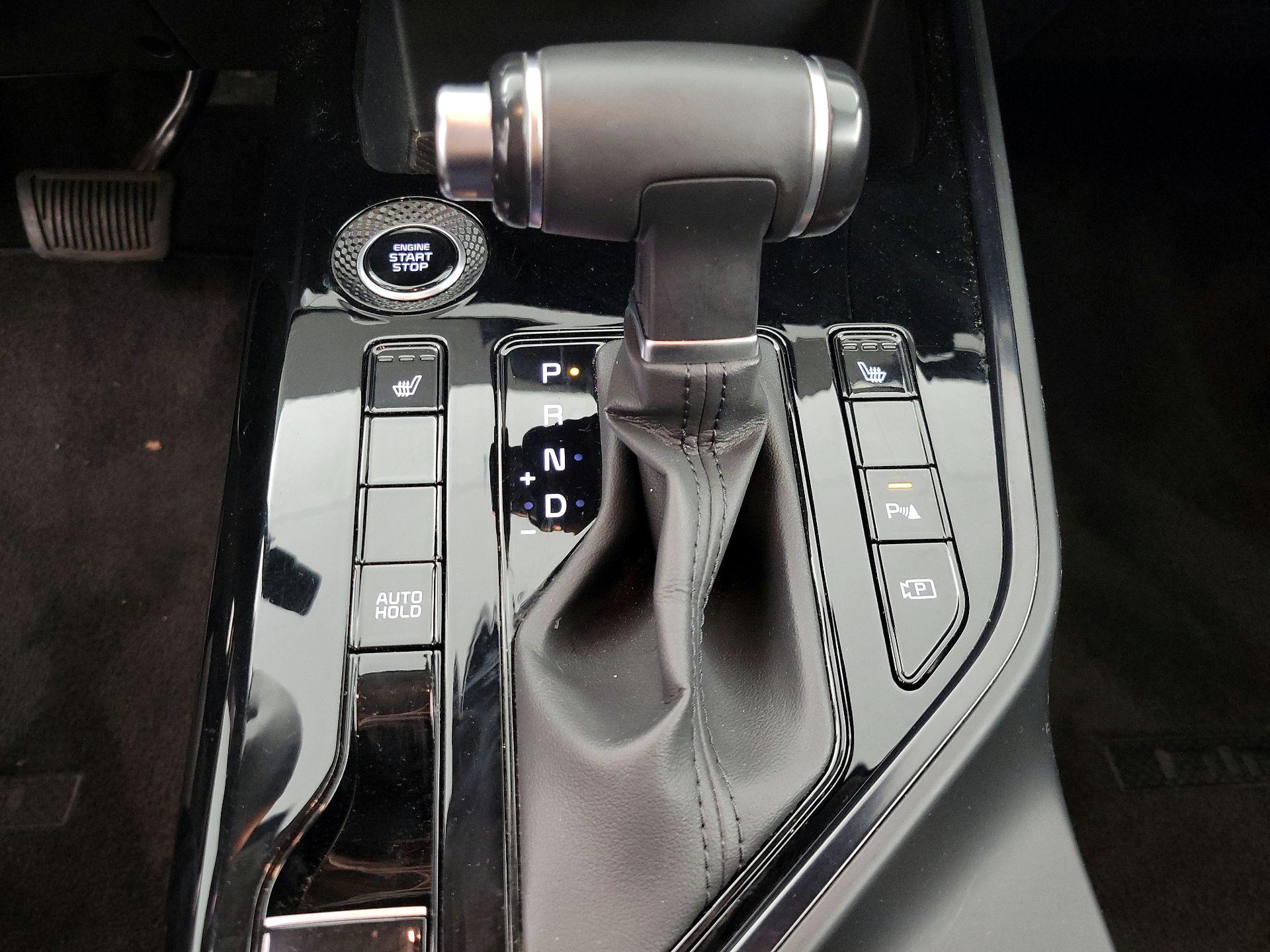 Thumbnail: 2023 Kia Niro - 18