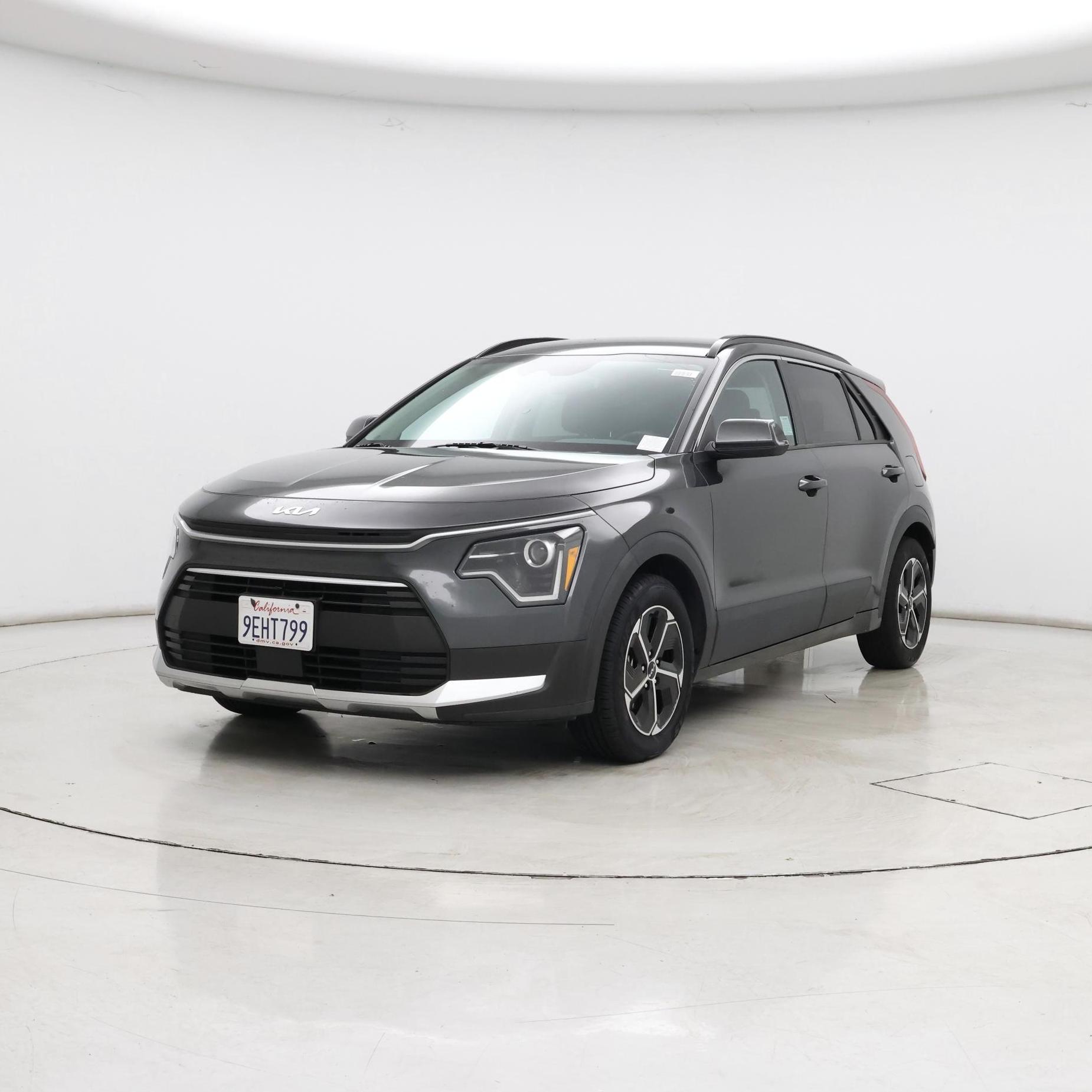 Thumbnail: 2023 Kia Niro - 4