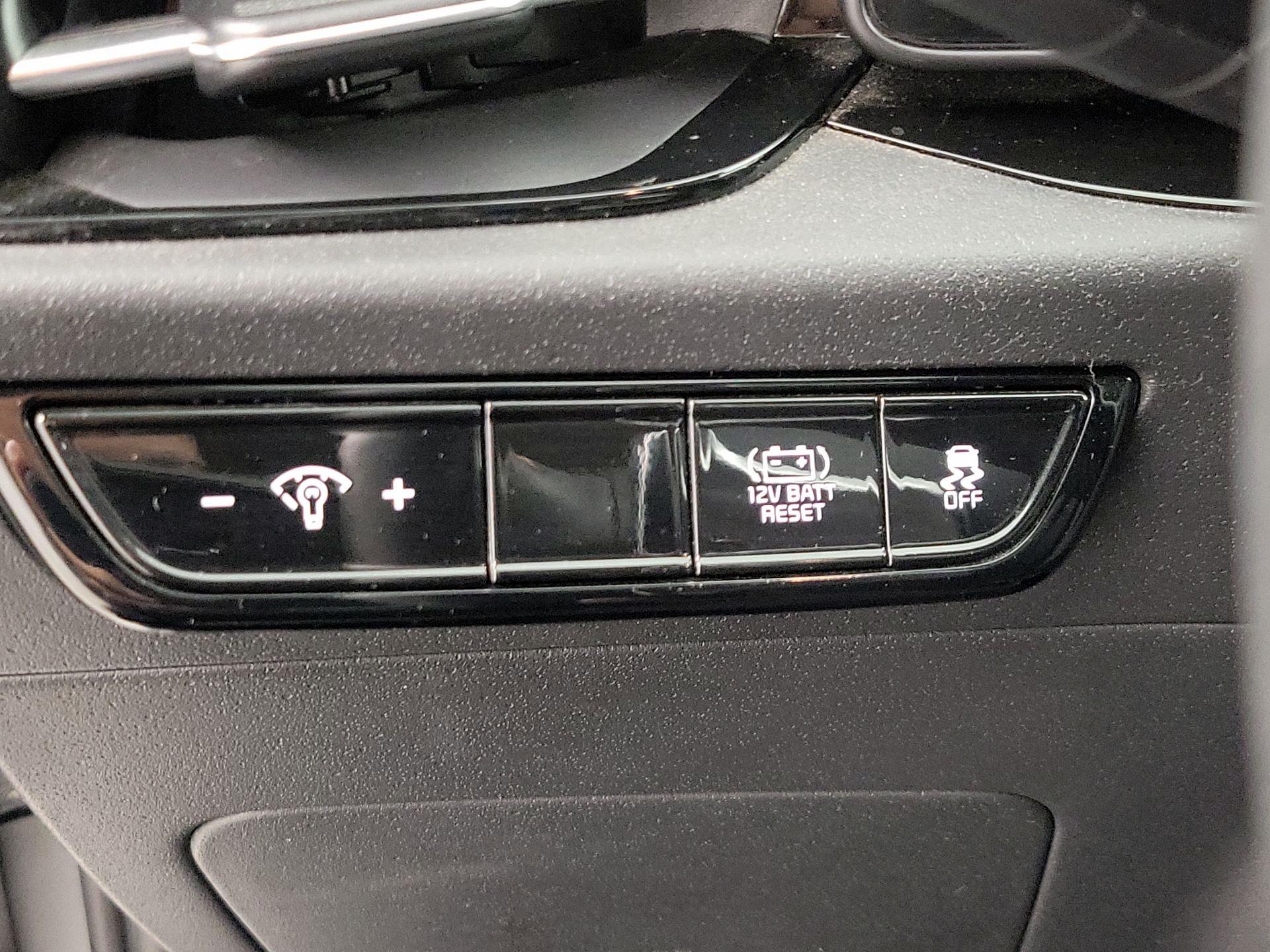 Thumbnail: 2023 Kia Niro - 13