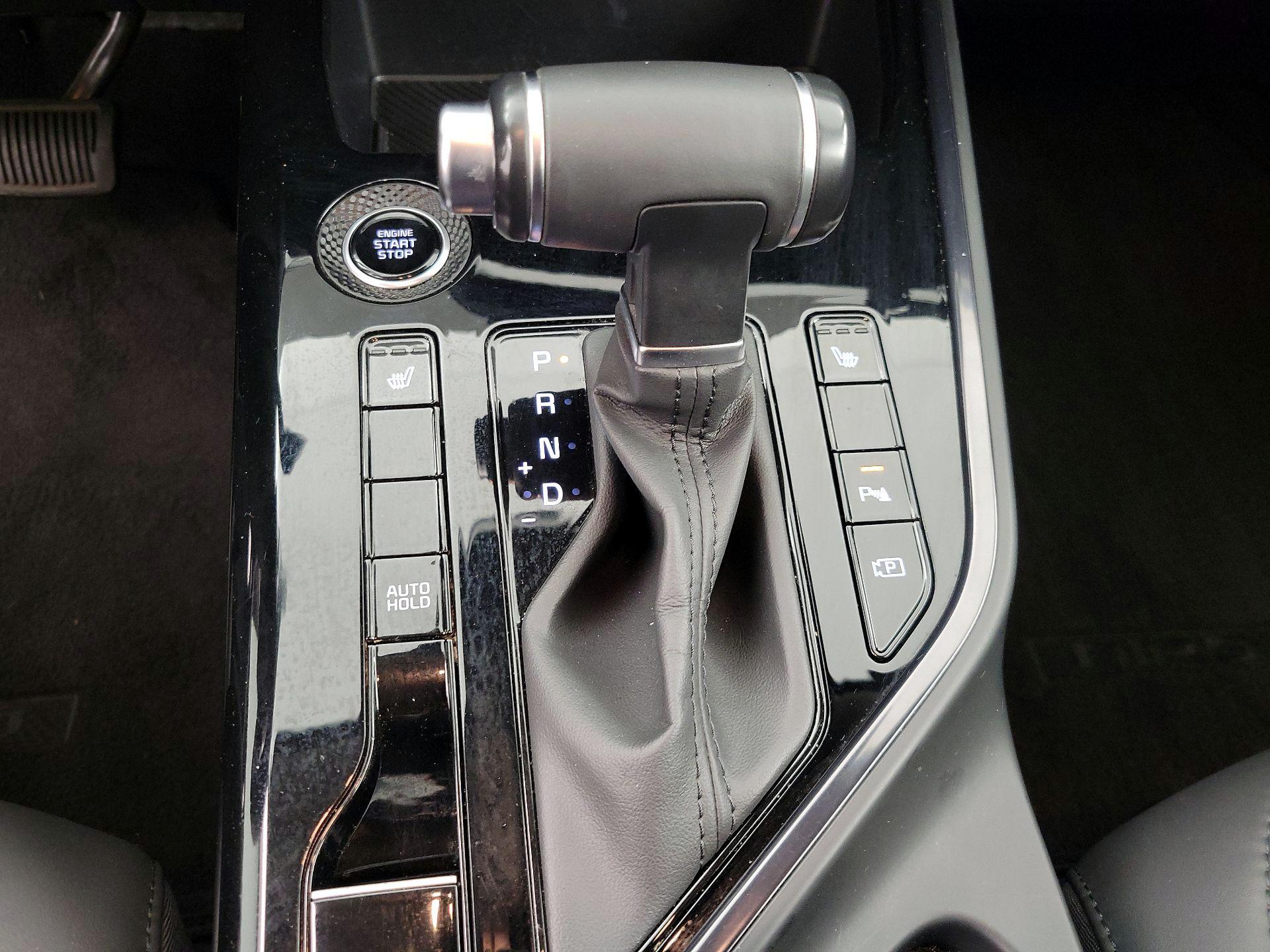 Thumbnail: 2023 Kia Niro - 18