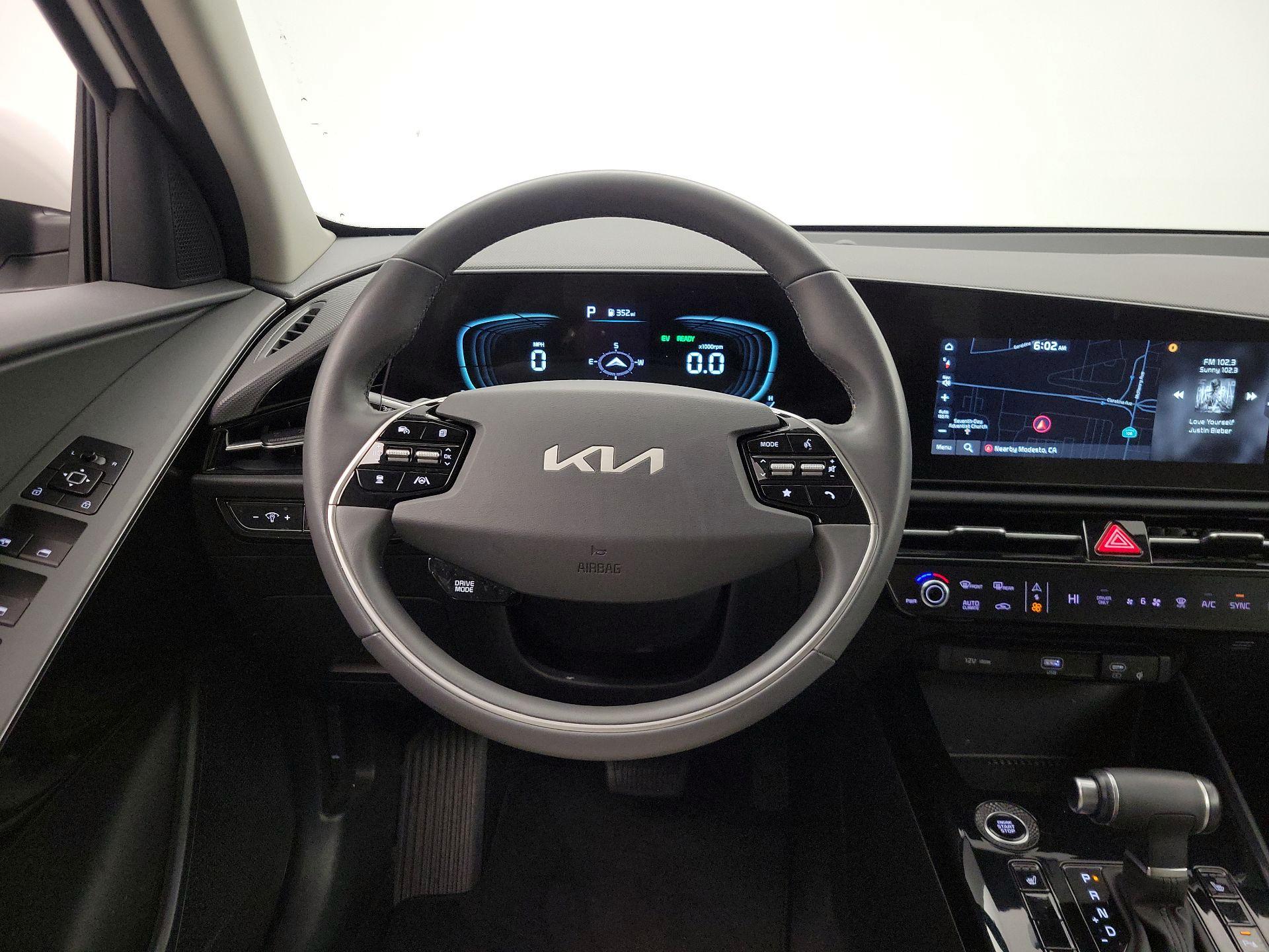 Thumbnail: 2023 Kia Niro - 10