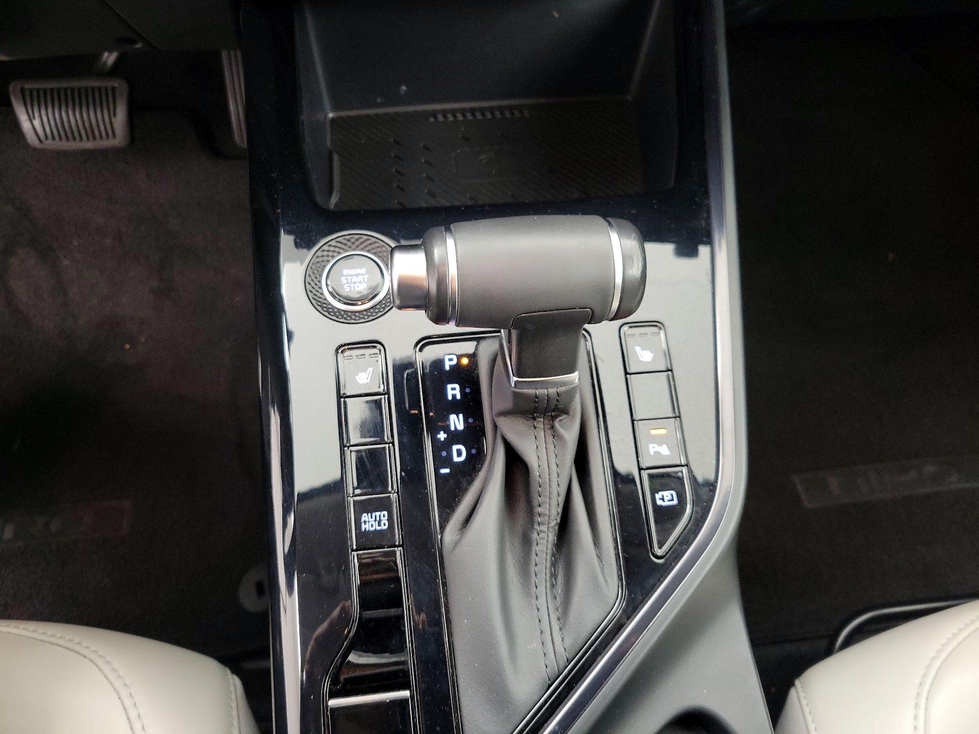 Thumbnail: 2023 Kia Niro - 18