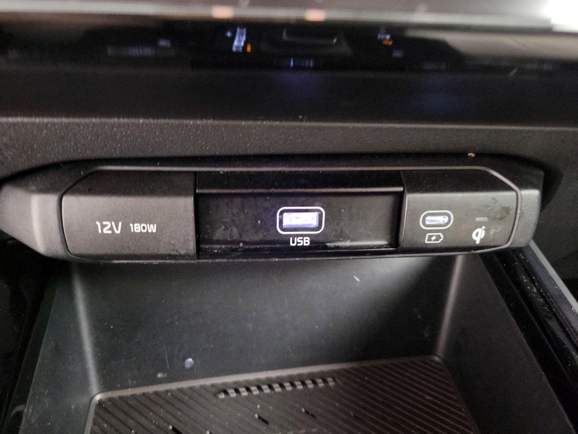 Thumbnail: 2023 Kia Niro - 19