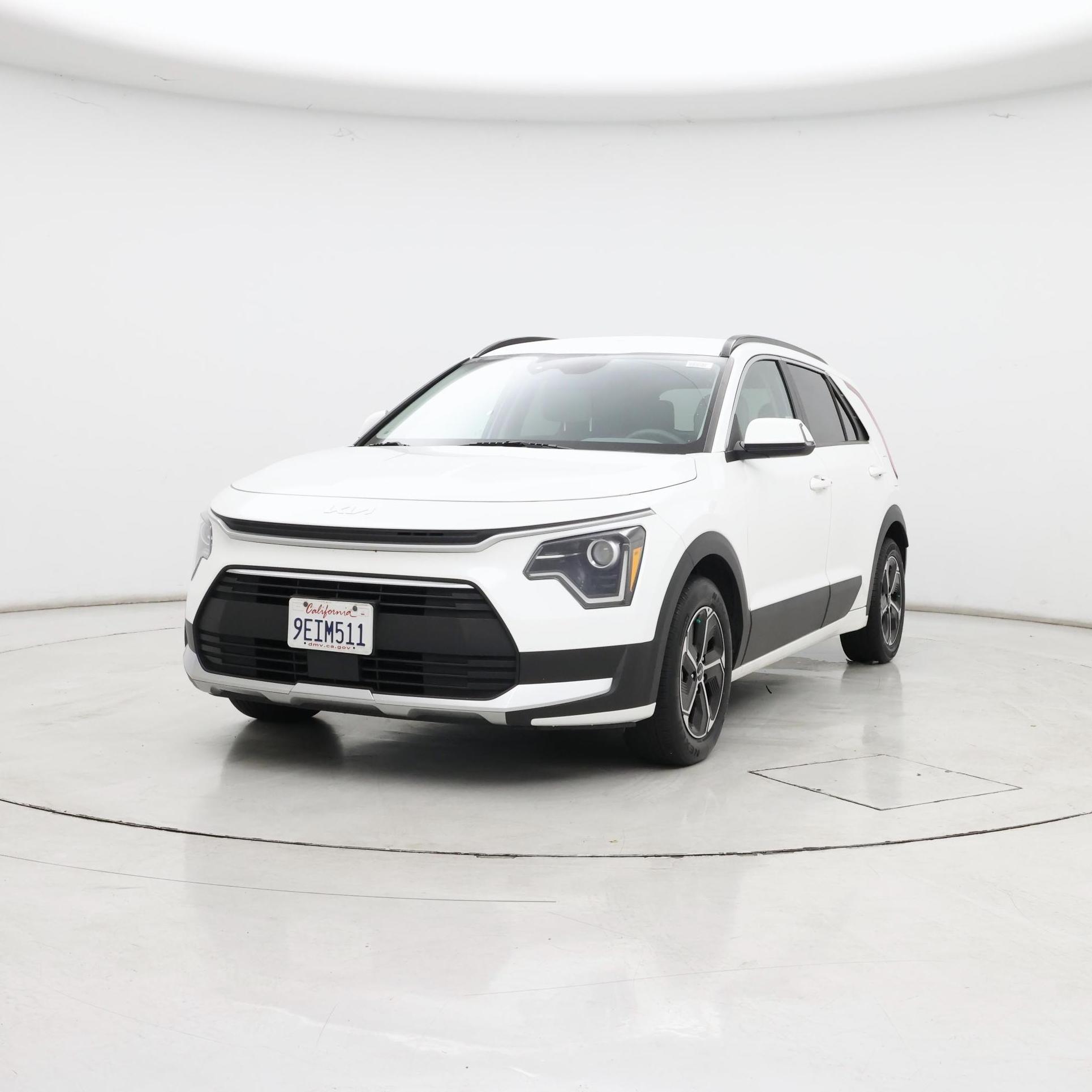 Thumbnail: 2023 Kia Niro - 4