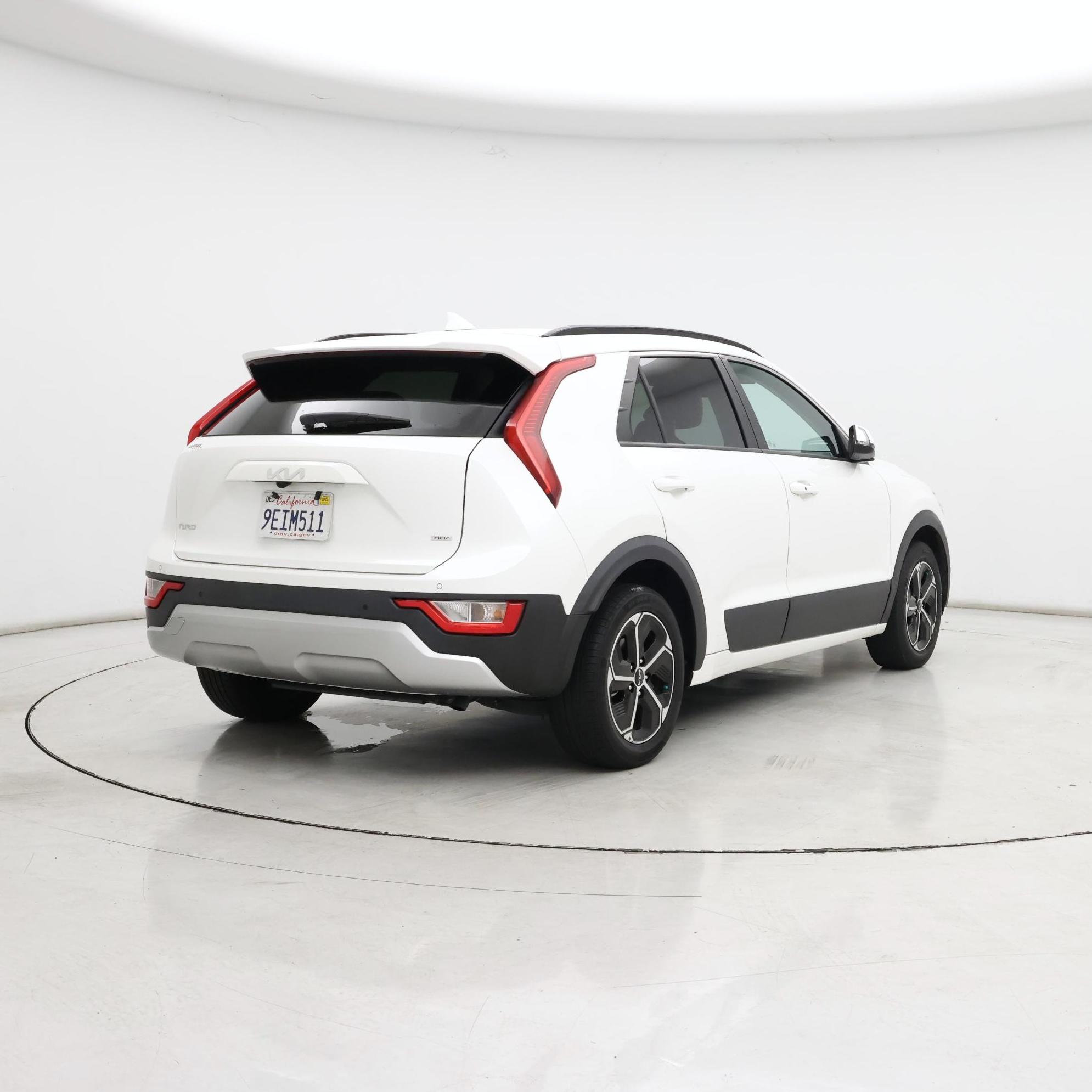 Thumbnail: 2023 Kia Niro - 8