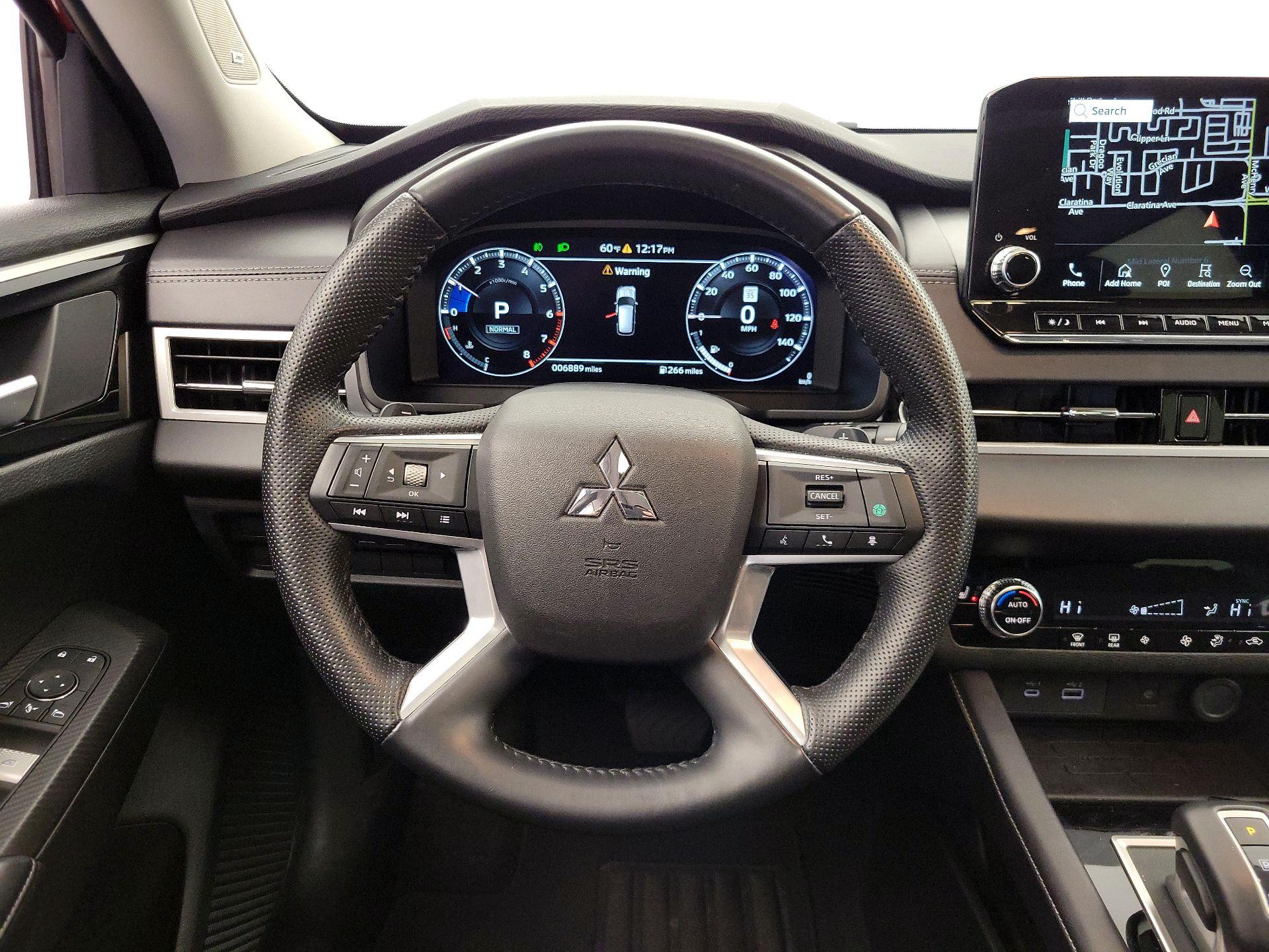 Thumbnail: 2024 Mitsubishi Outlander - 10