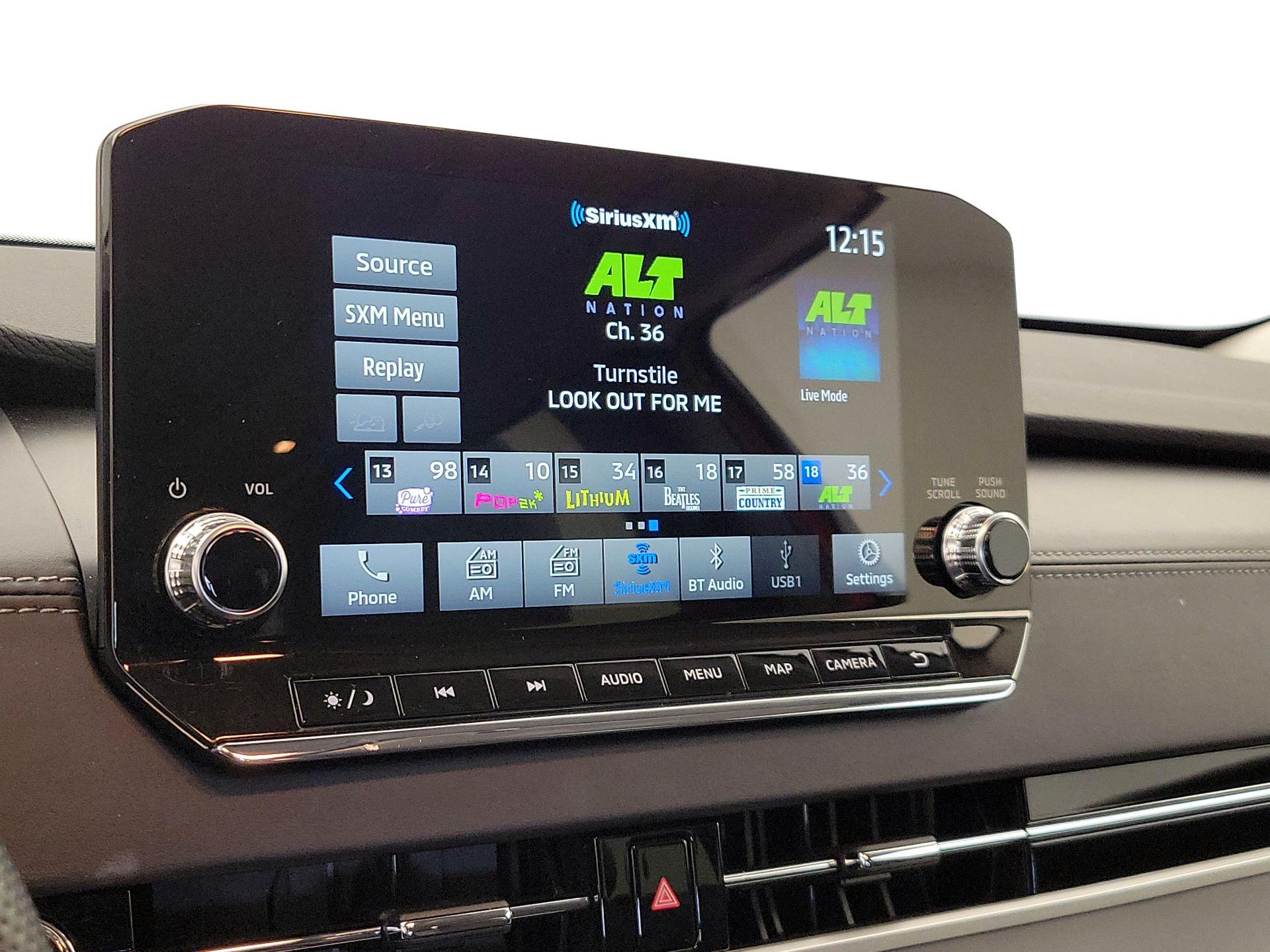 Thumbnail: 2024 Mitsubishi Outlander - 16