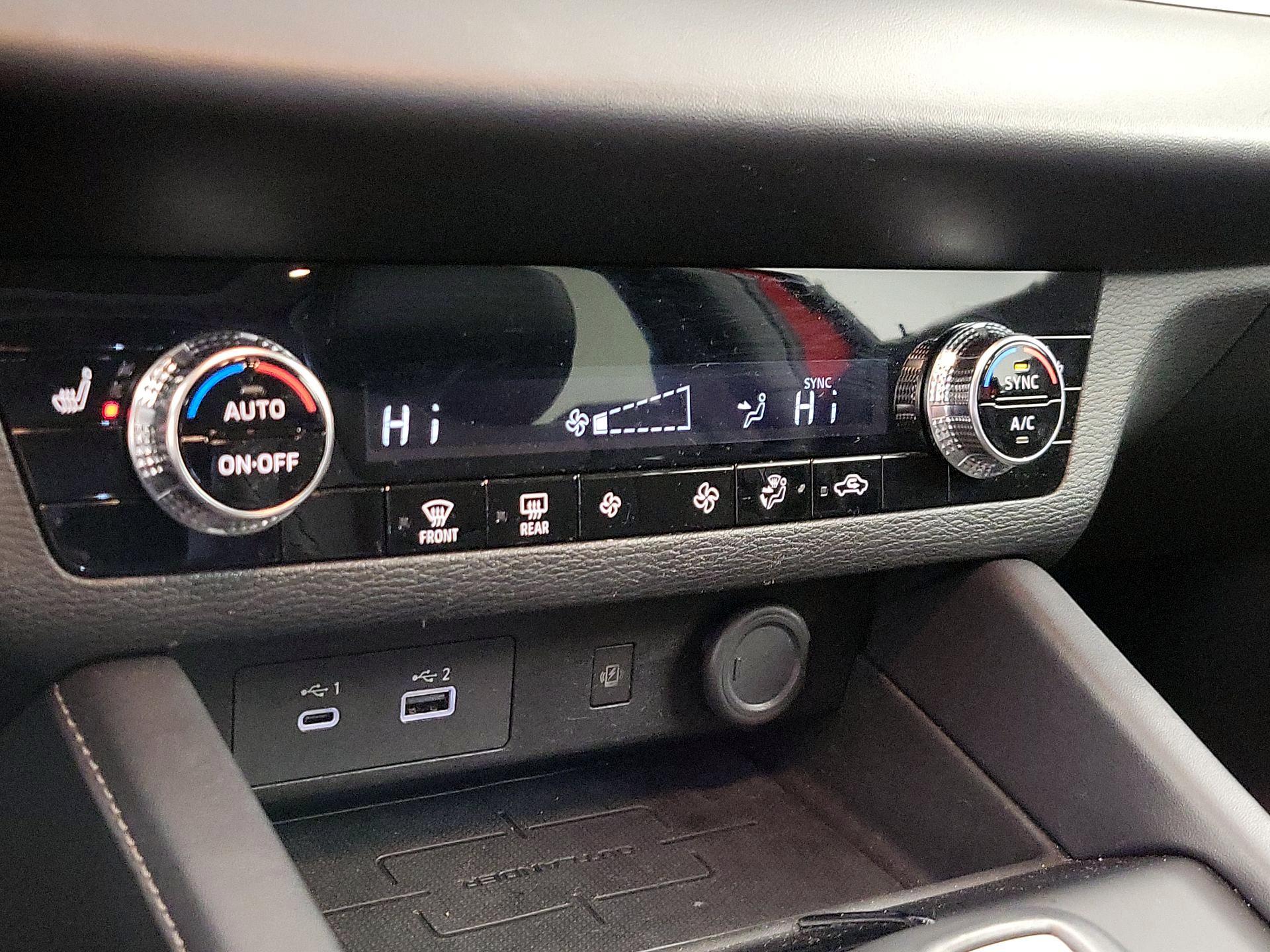 Thumbnail: 2024 Mitsubishi Outlander - 17