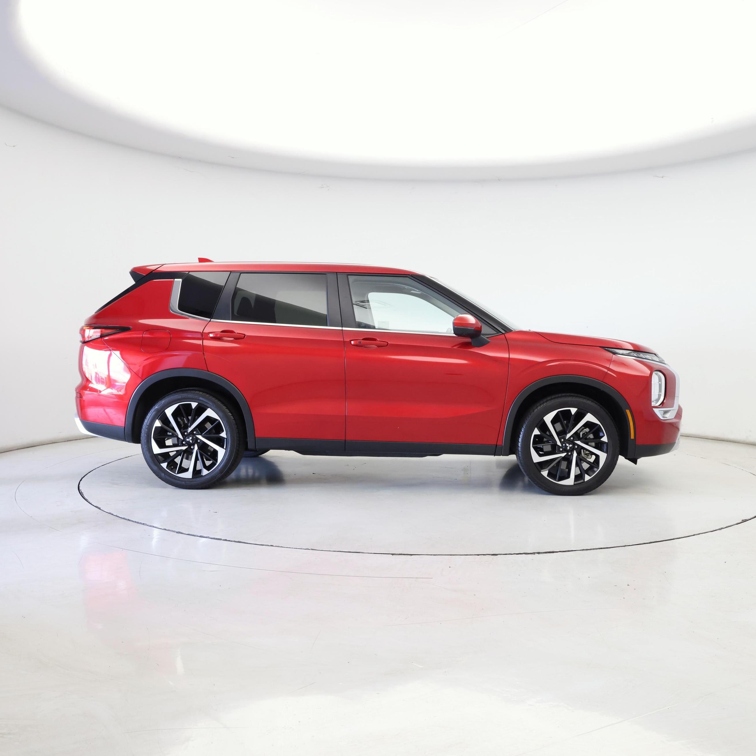 Thumbnail: 2024 Mitsubishi Outlander - 7