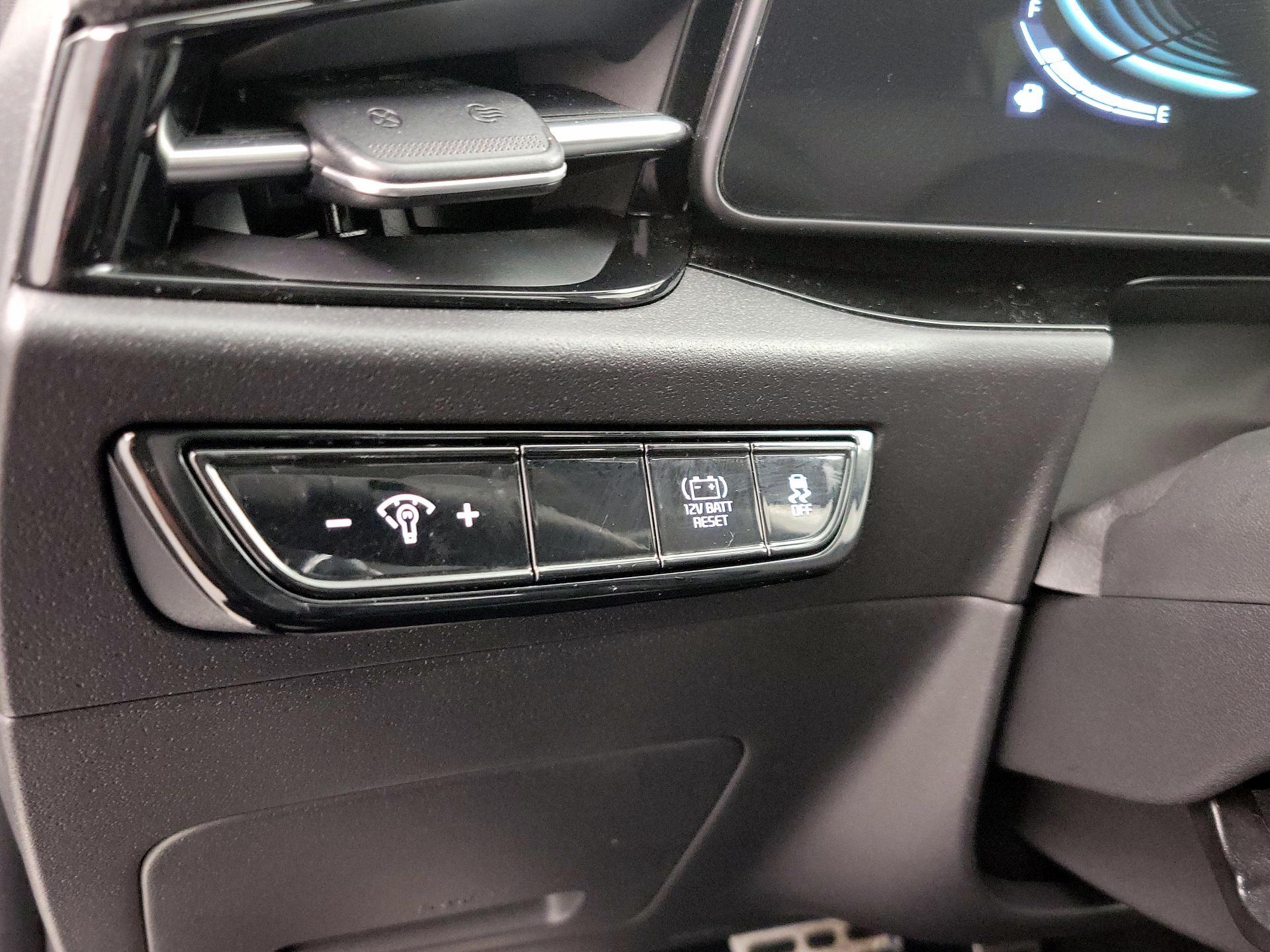 Thumbnail: 2023 Kia Niro - 13