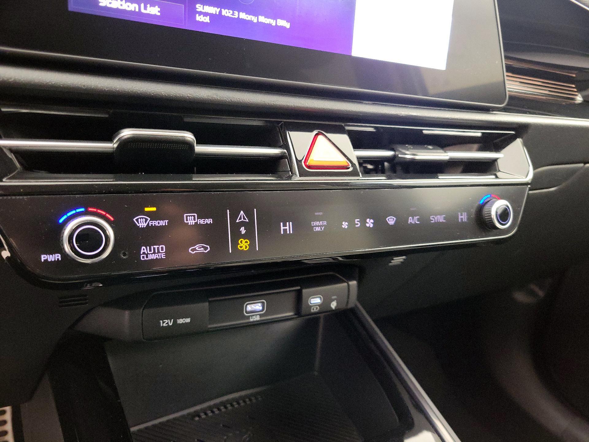 Thumbnail: 2023 Kia Niro - 17