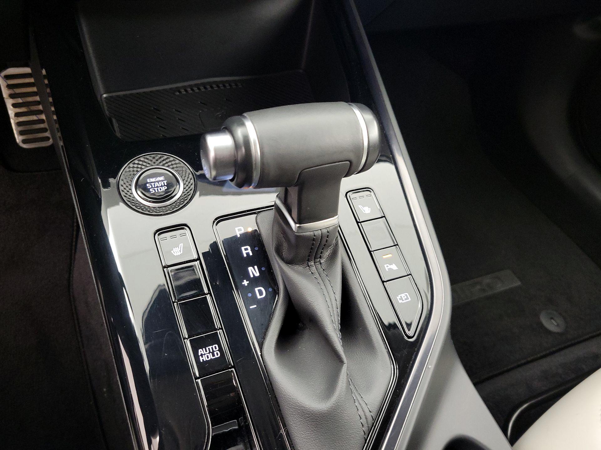 Thumbnail: 2023 Kia Niro - 18