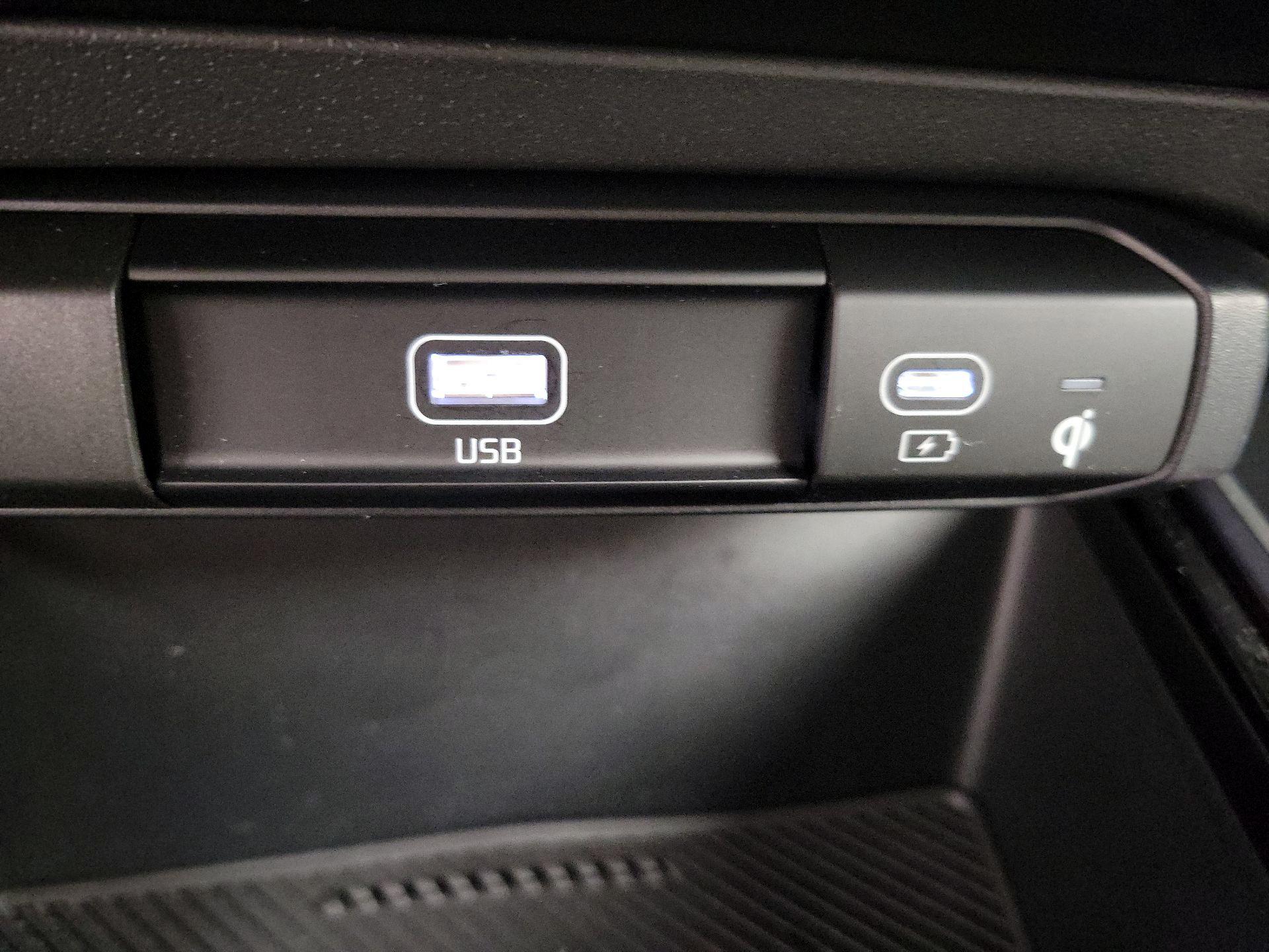 Thumbnail: 2023 Kia Niro - 19