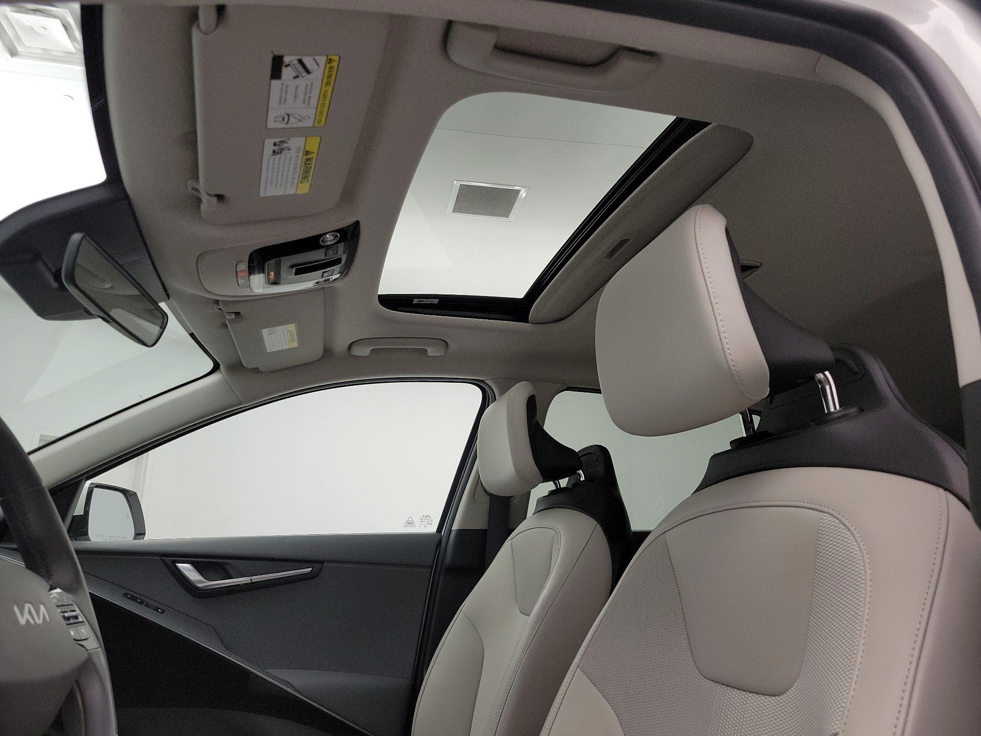 Thumbnail: 2023 Kia Niro - 20