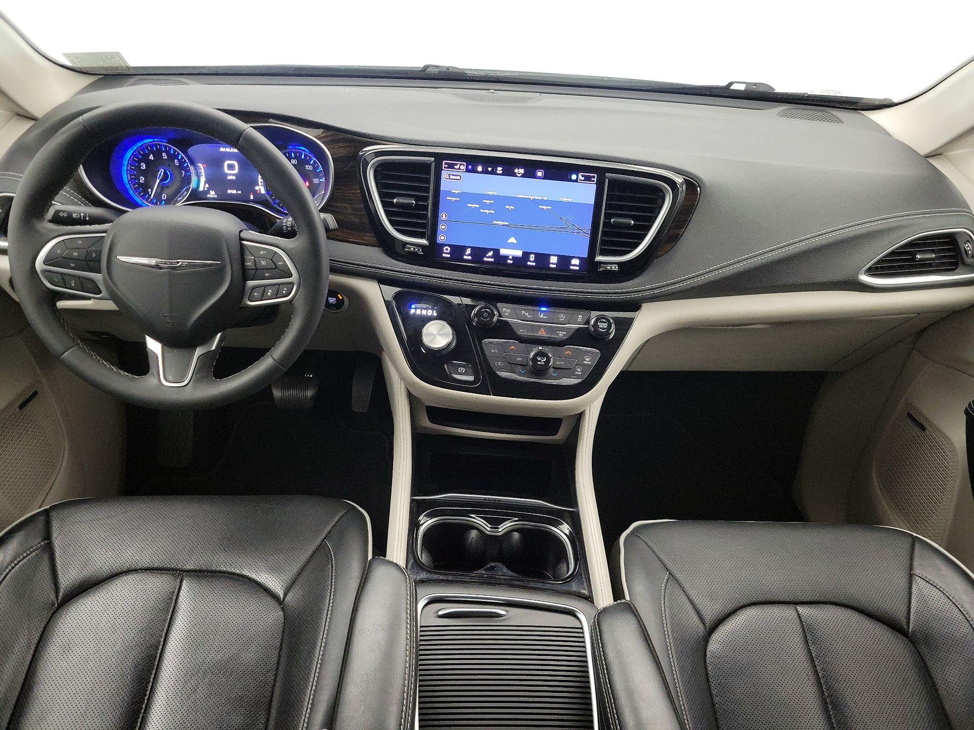 Thumbnail: 2022 Chrysler Pacifica - 9